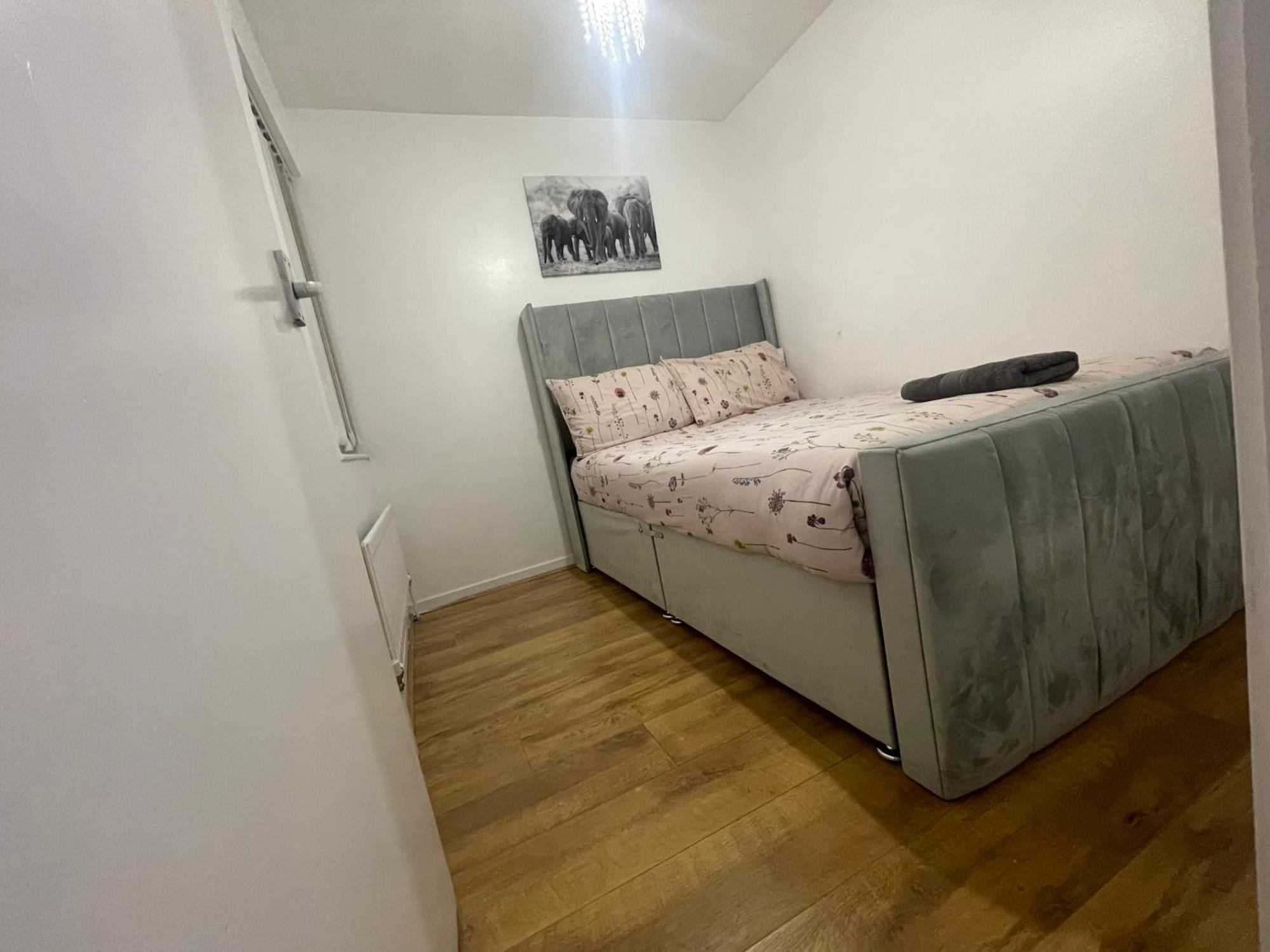 New! 4 Bedroom House With Garden And Lawn Casa vacanze *