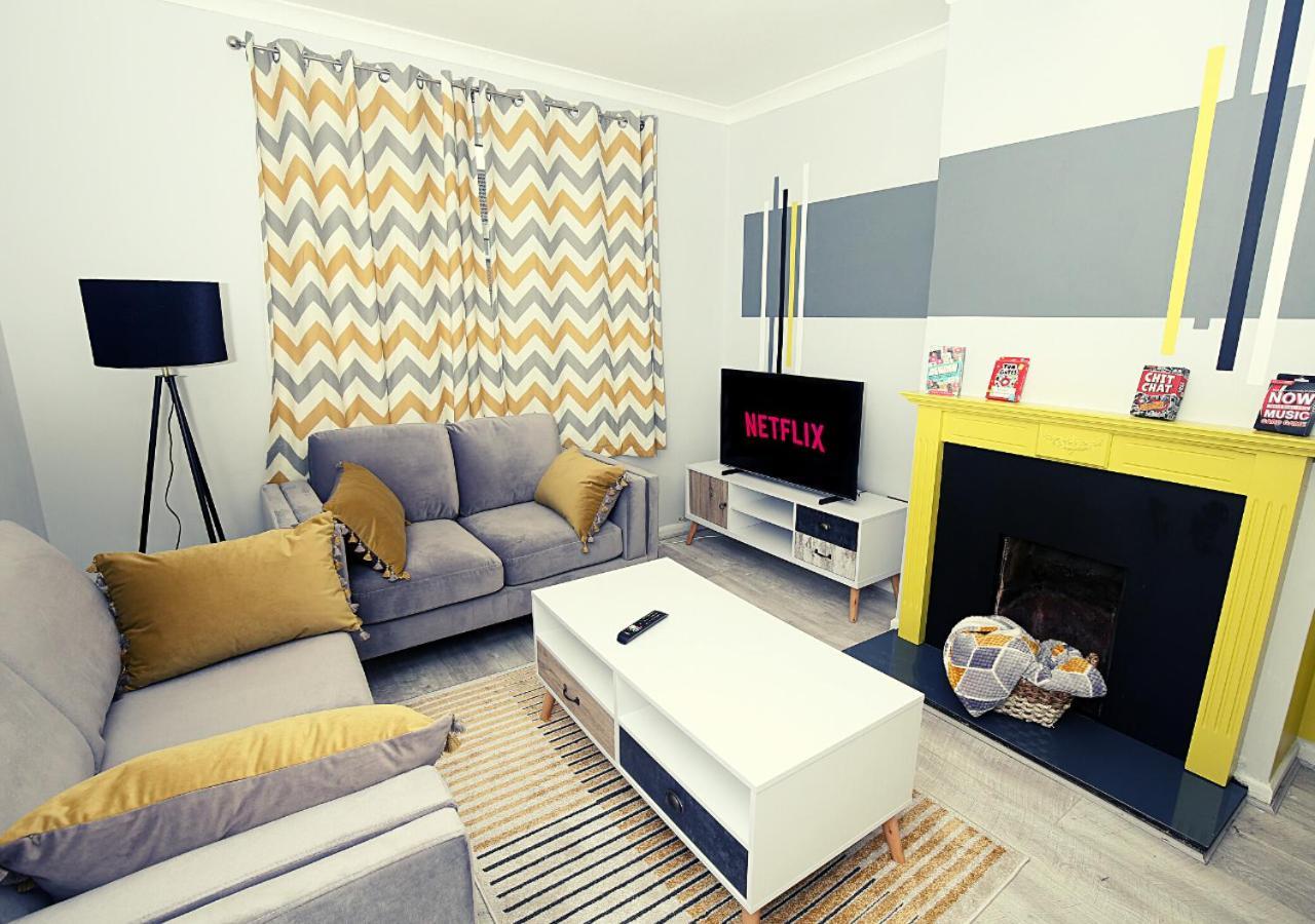 3-bed House With Parking Near O2 Appartement Londen