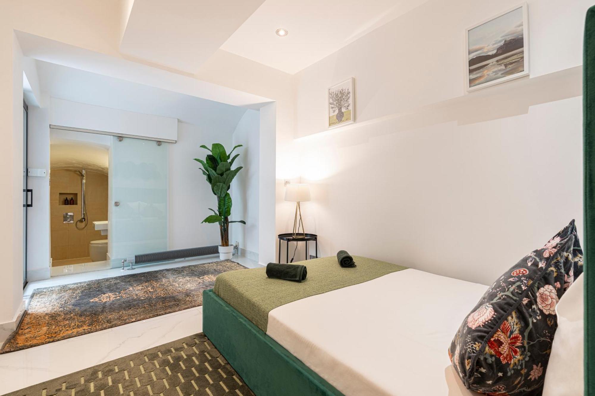 Kensington & Chelsea Apartment *