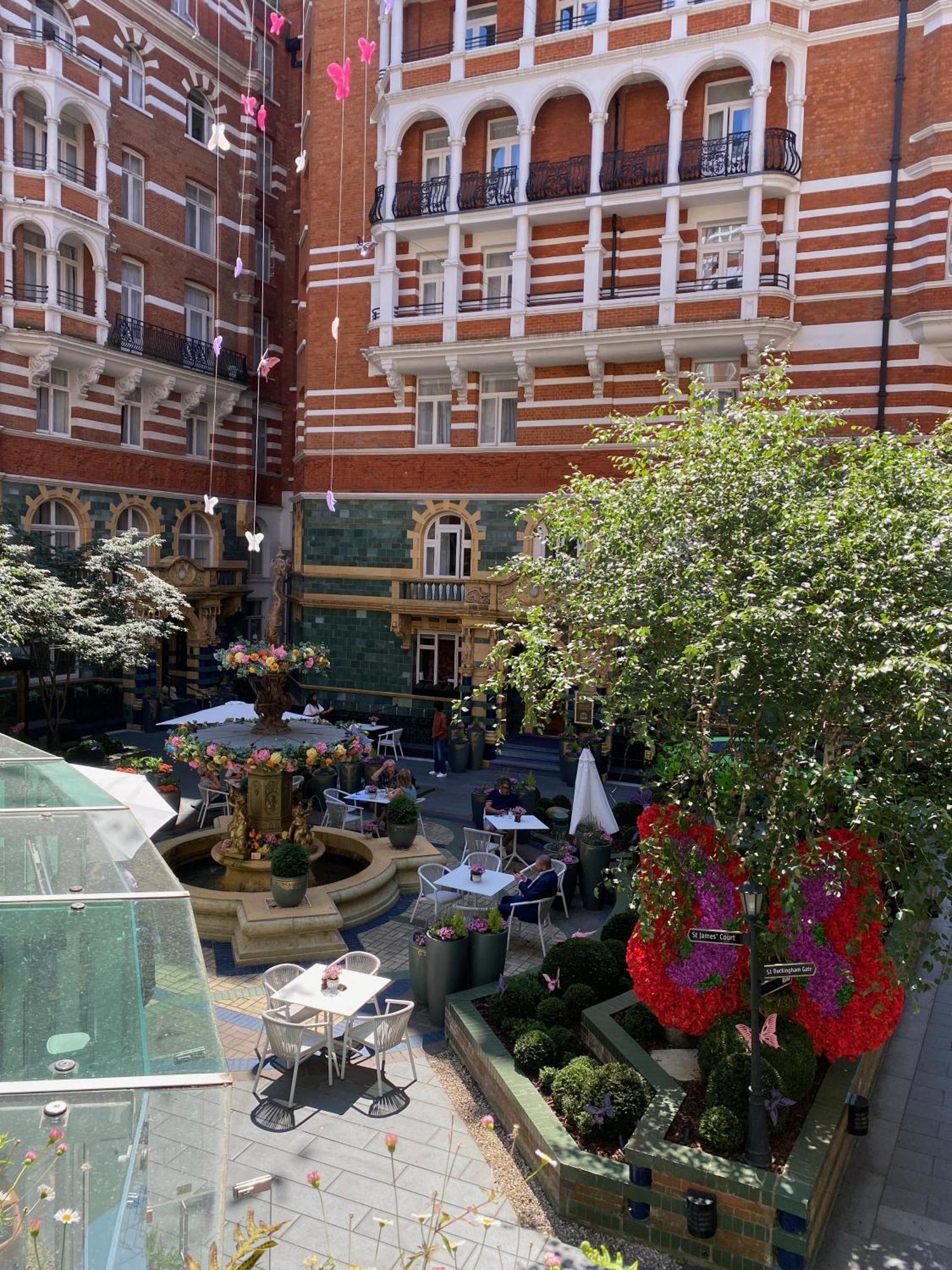 Taj 51 Buckingham Gate And Residences Hotel 5*