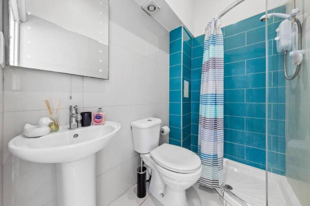 Living 2 Bedroom Flat 2 Mins To Clapahm Junction Cj Appartement Londres