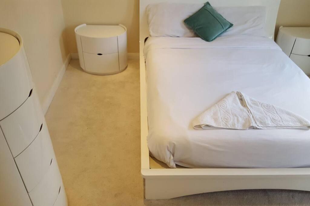 Stunning 3 Bedroom In Leilighet London