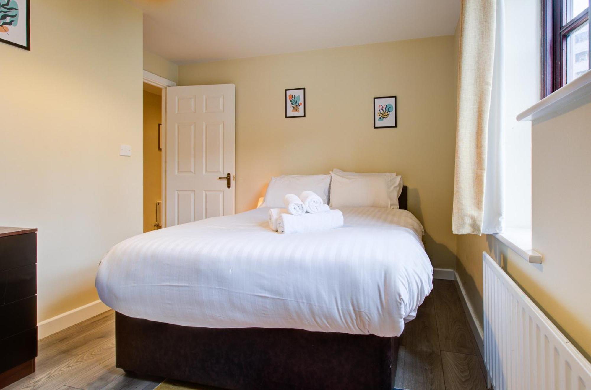 Spacious & Modern 2 Bed Sleeps 5 In Walthamstow Londres