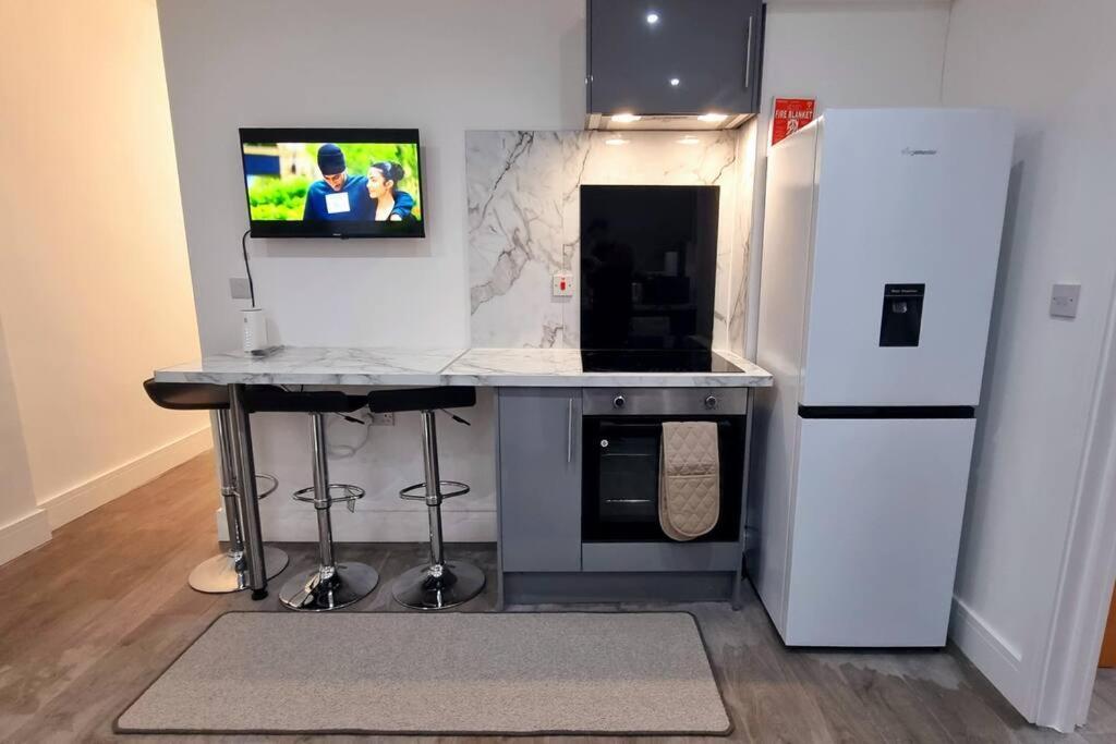 Appartement 2 Bed Cosy Flat Close To Bus & Tube Station