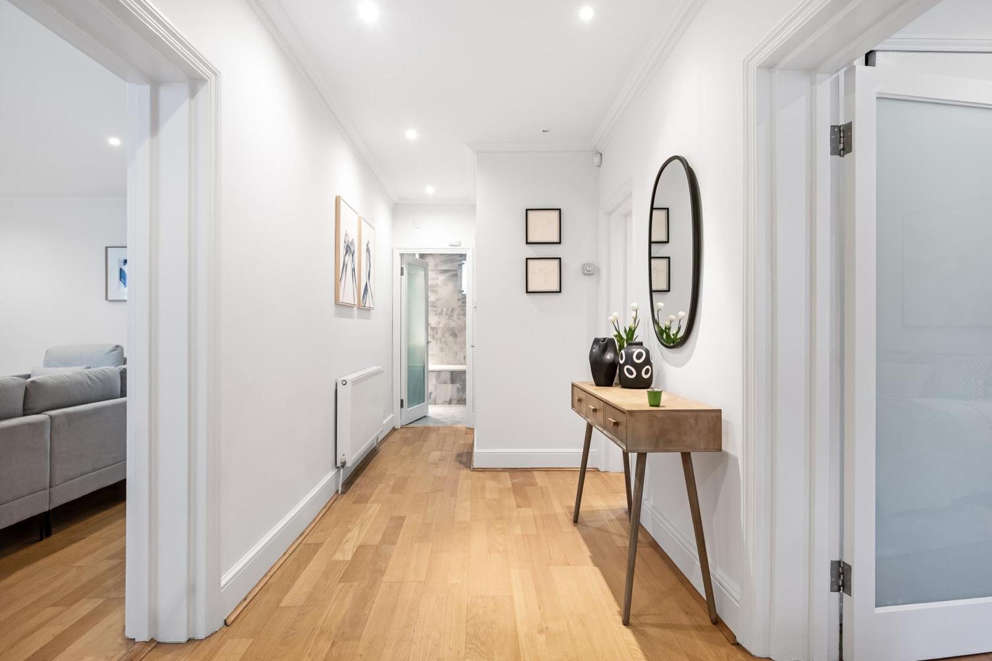 Stylish 2 Bed 2 Bath - Private Garden Londen
