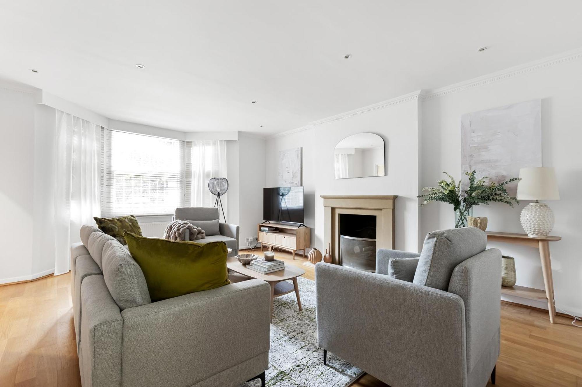 Stylish 2 Bed 2 Bath - Private Garden Londen