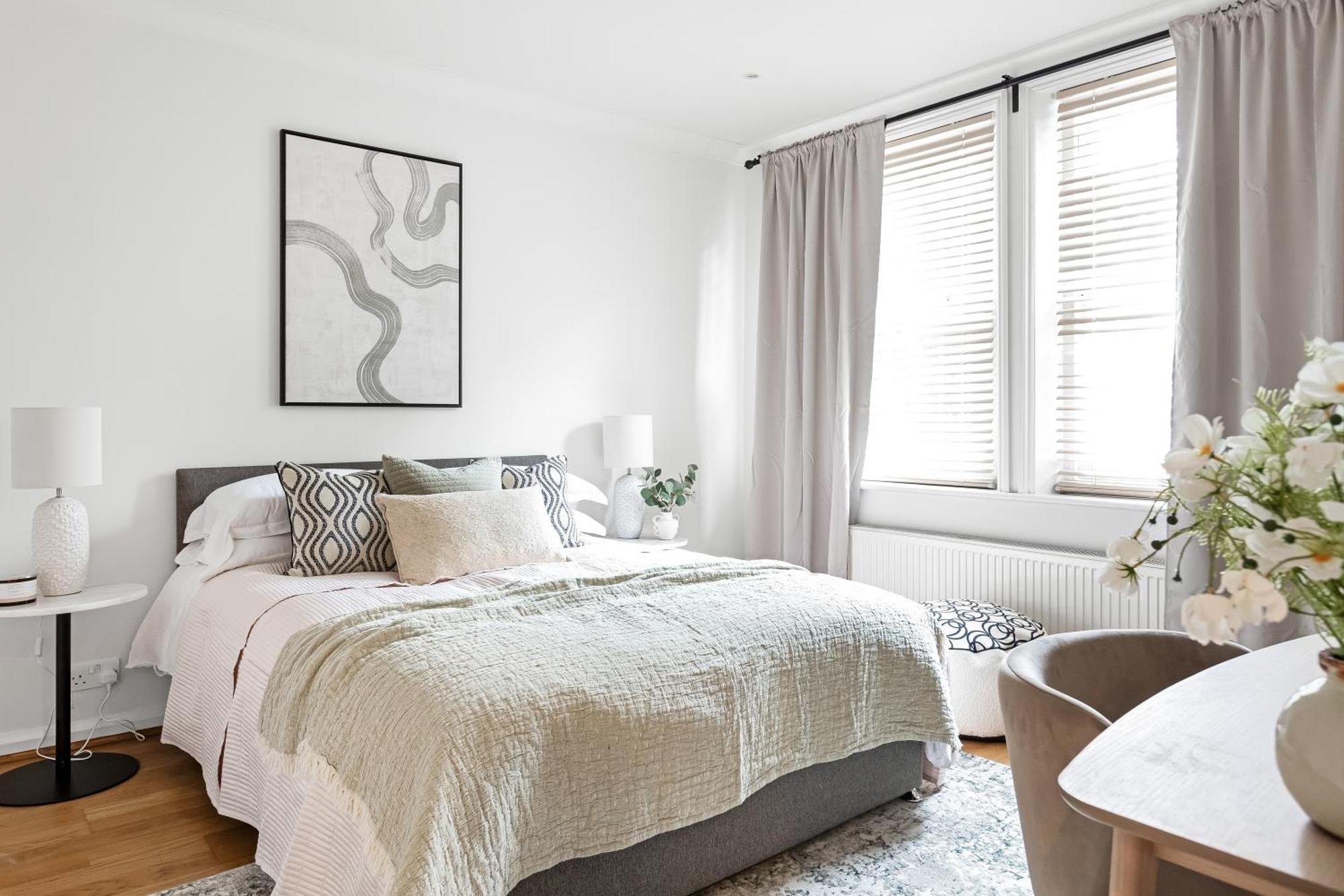 Stylish 2 Bed 2 Bath - Private Garden Appartement Londen