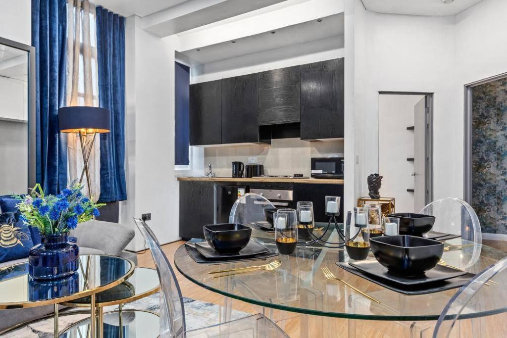 Two Bedroom Flat Right Opposite To Harrods Kb15 Leilighet *