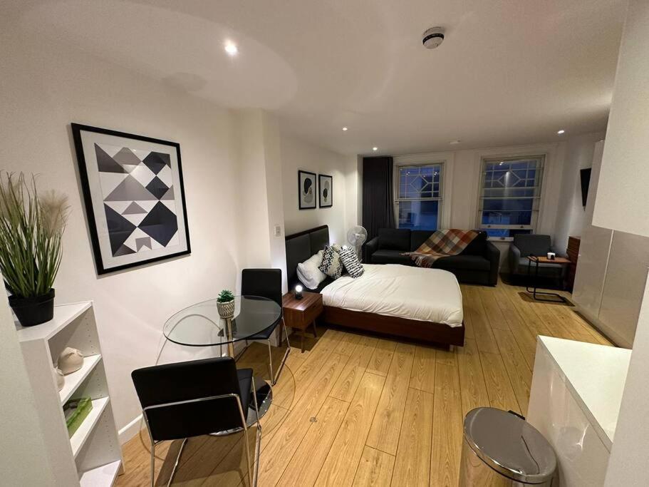 Piccadilly Living 1 Bedroom Flat In Vr11 Appartement