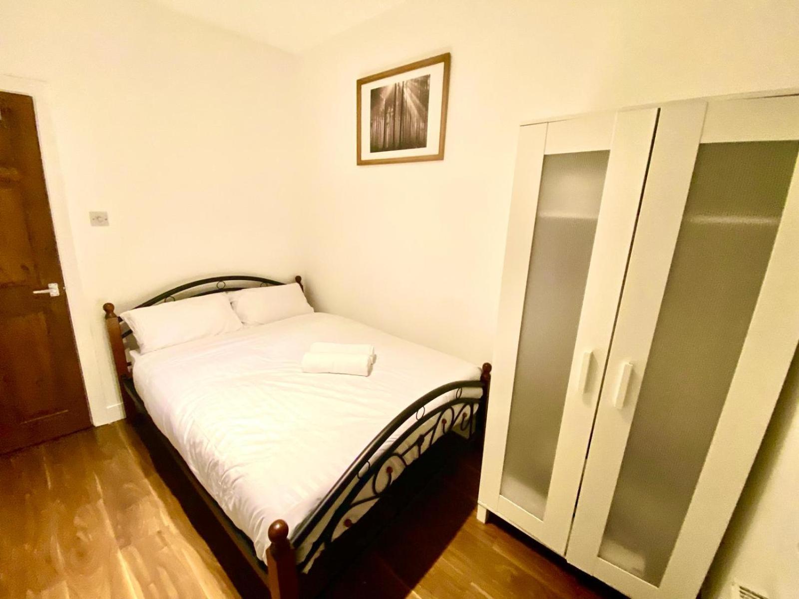 Entire One Bedroom Flat In Central Apartment