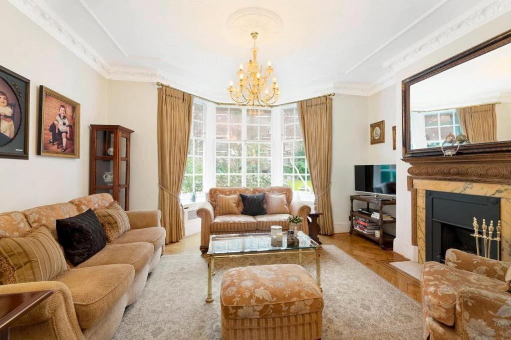 Royal Regency - Sleeps 8 * Londen