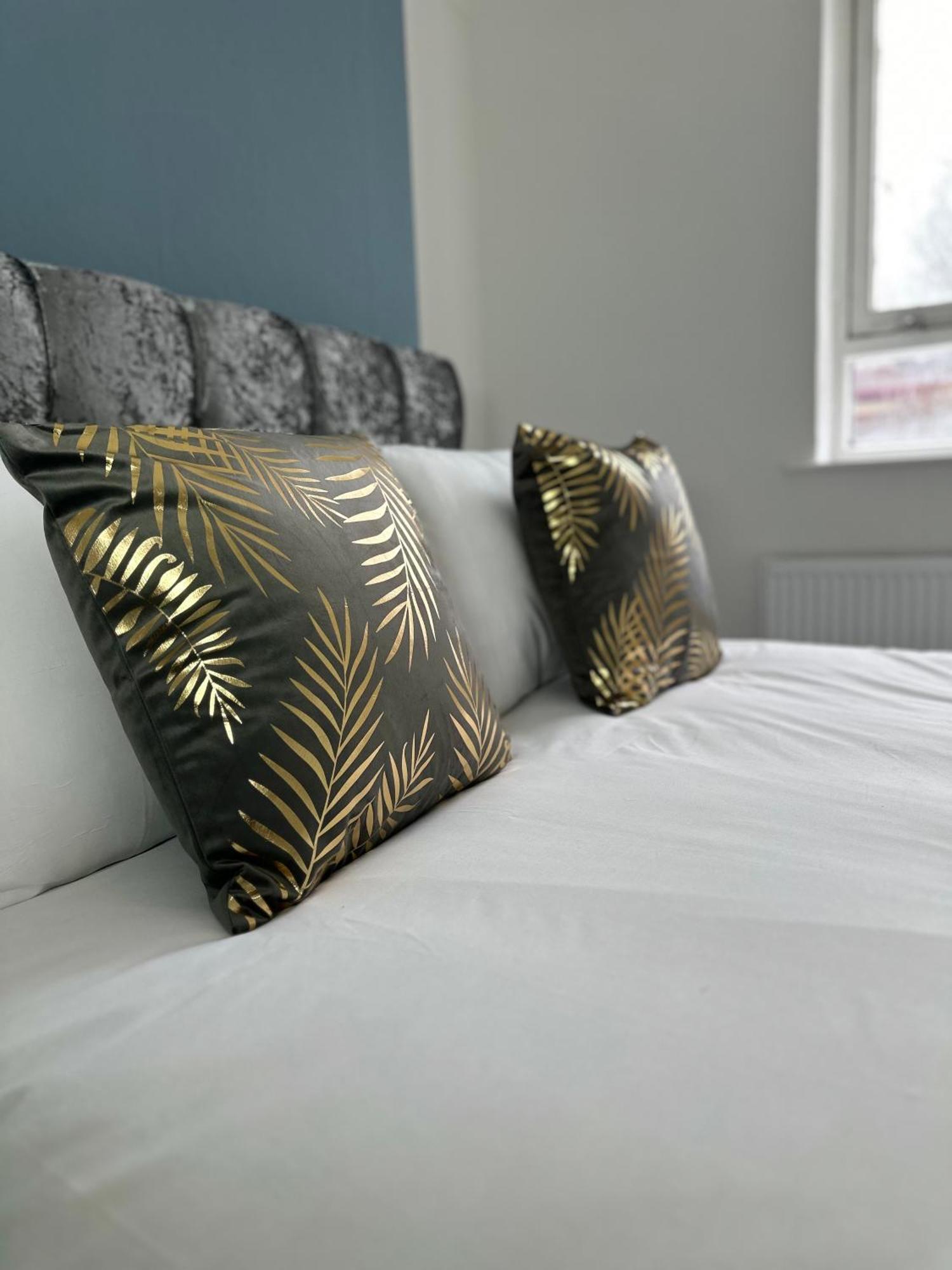 Newly Decorated 5-bed Hackney Townhouse Londen