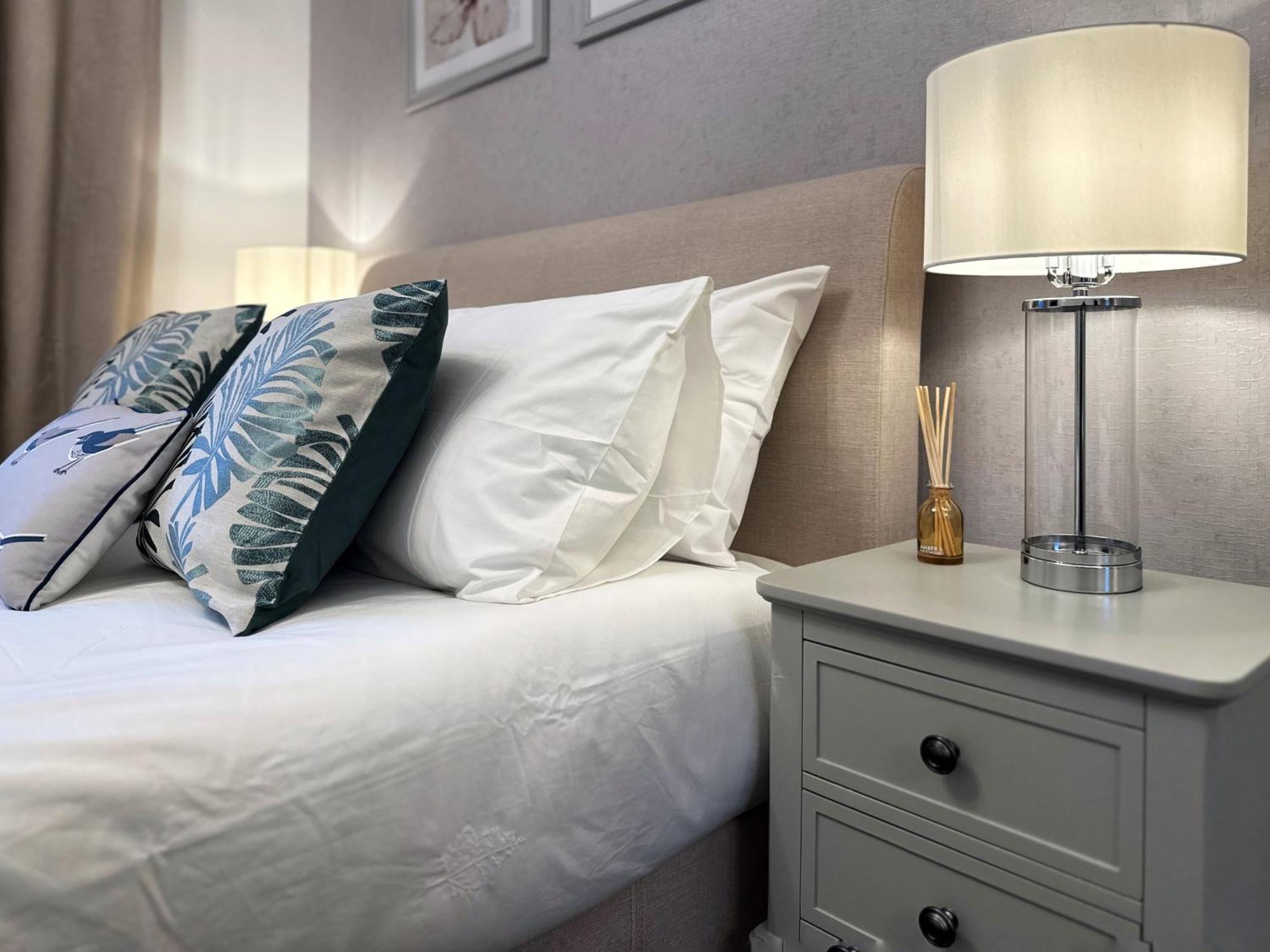 Jane Place In Putney - 3 Double Beds, Ideal For Families Apartment *