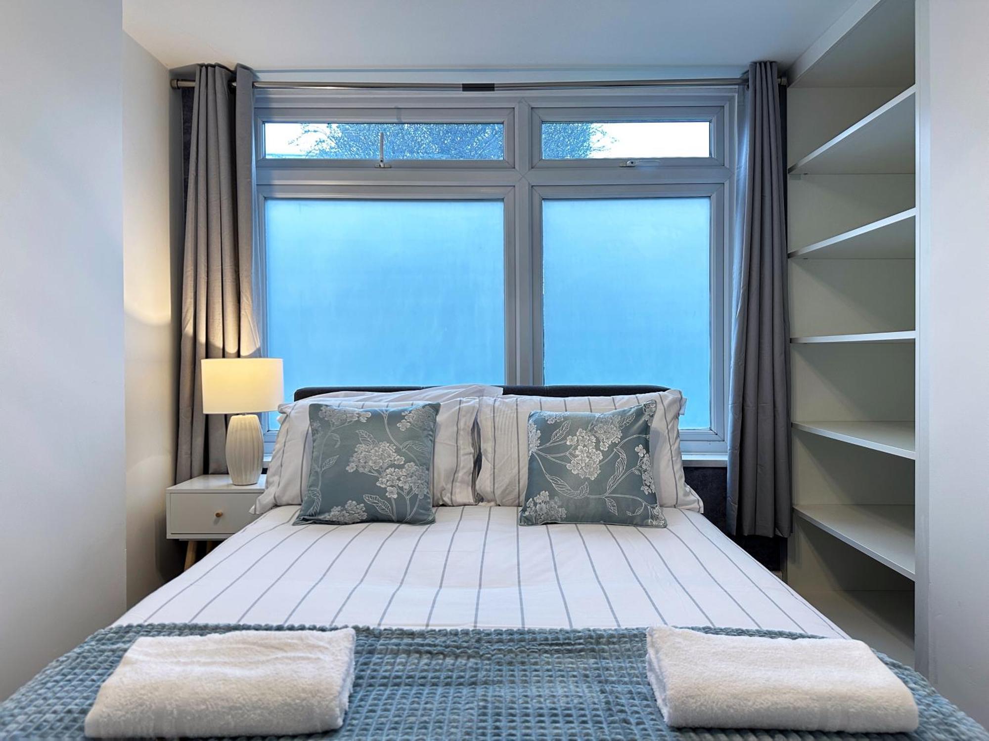 Jane Place In Putney - 3 Double Beds, Ideal For Families Apartment *