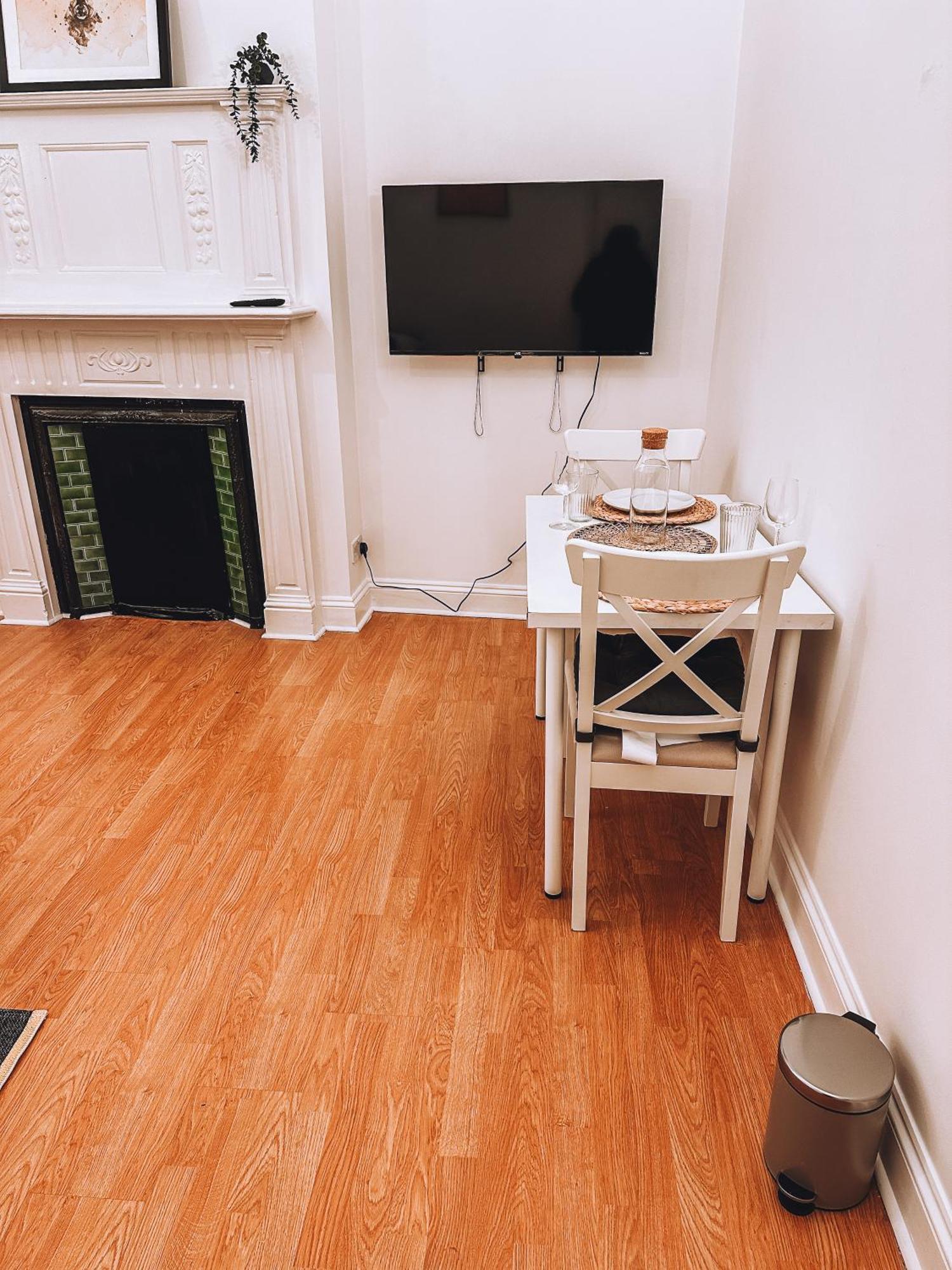Spacious 3 In Tooting * Londra