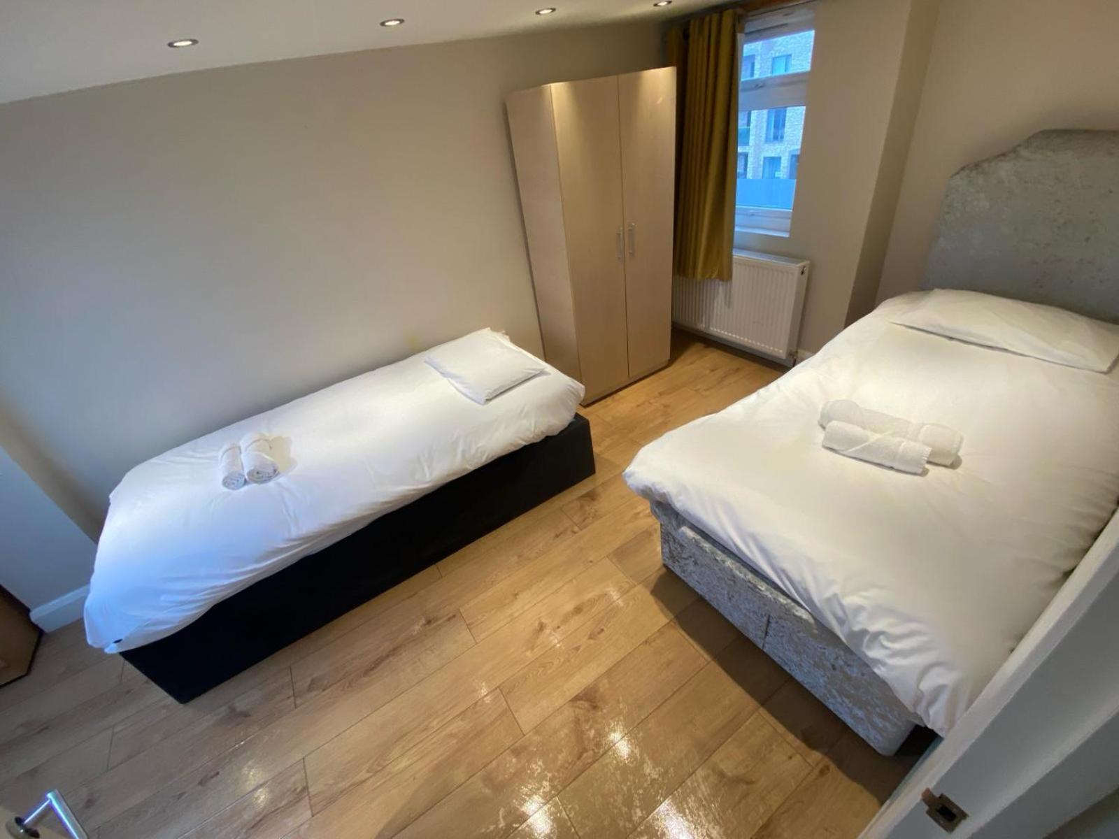 4 Bedroom & 2 Bedroom Appartamento Londra