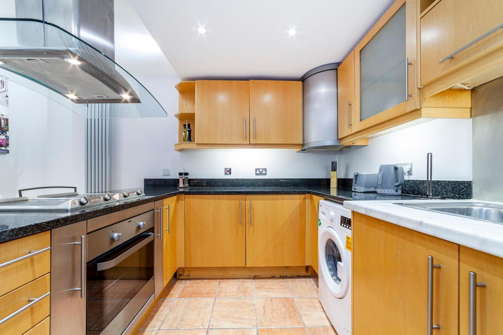 Comfy 2br Flat W Balcony In Canary Wharf Leilighet *