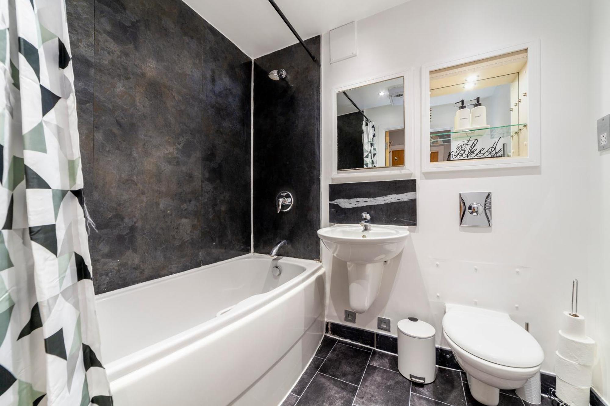 Comfy 2br Flat W Balcony In Canary Wharf Leilighet