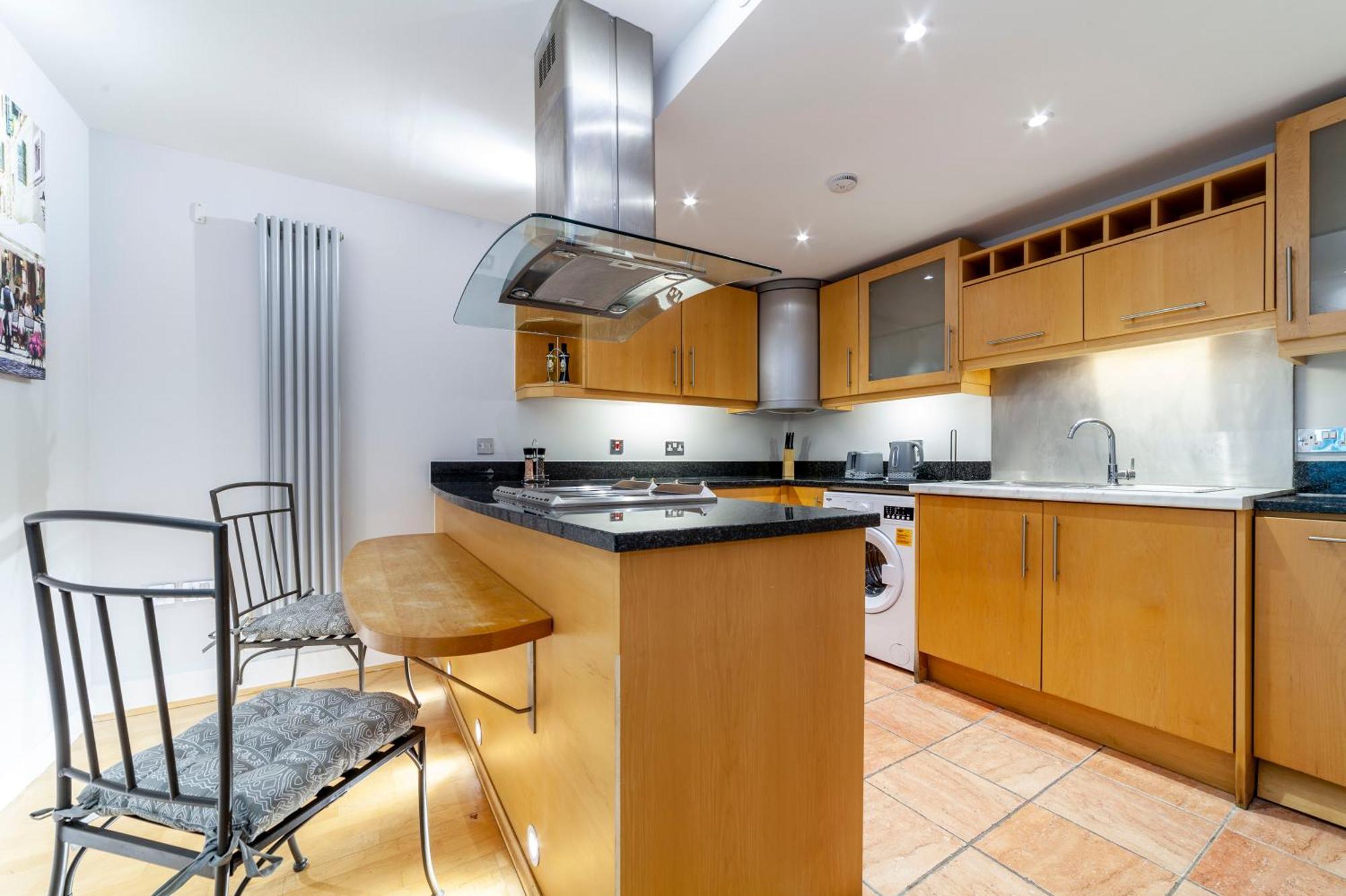 Leilighet Comfy 2br Flat W Balcony In Canary Wharf London