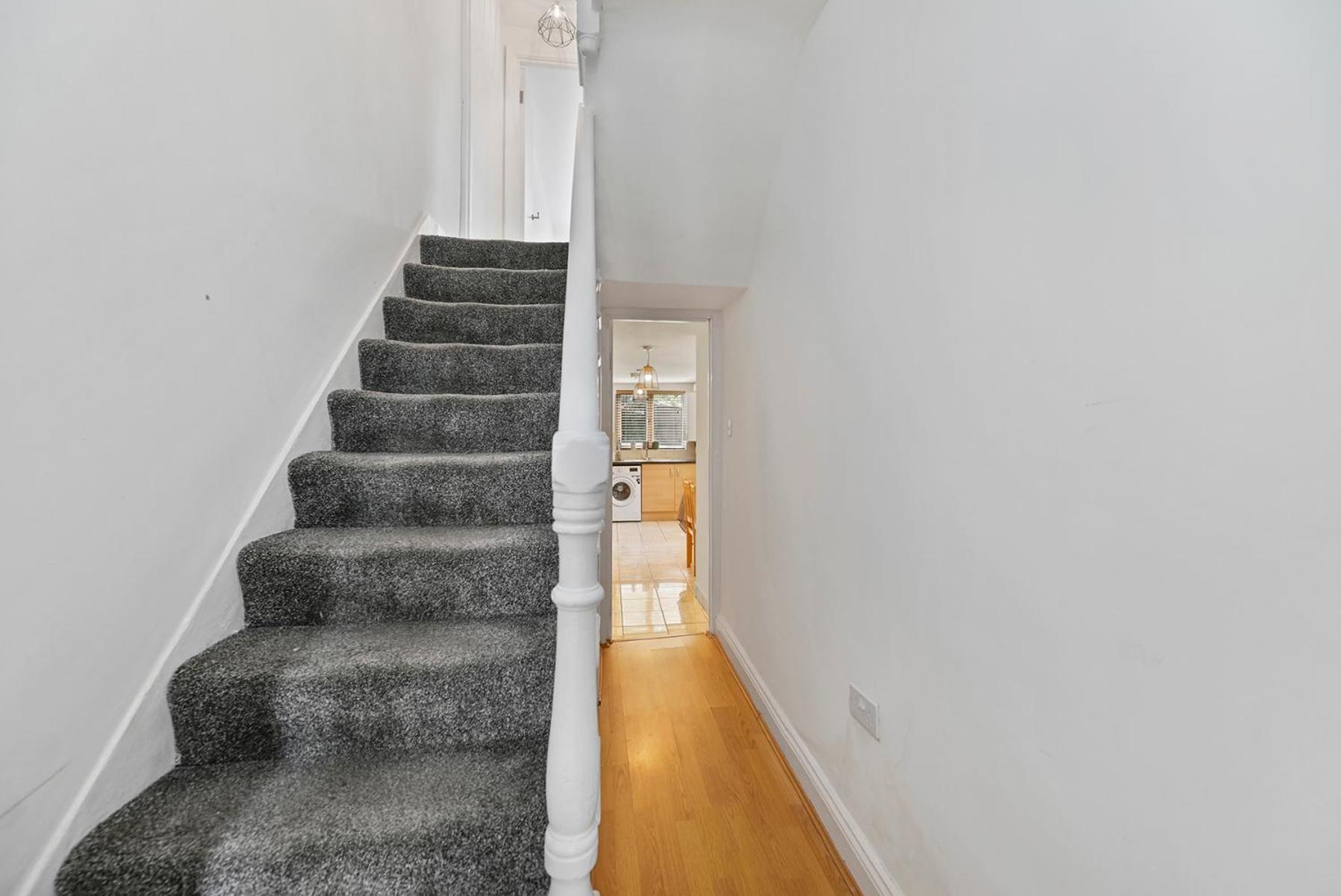 Cosy Urban Oasis 2 Bedroom Flat In Tottenham *