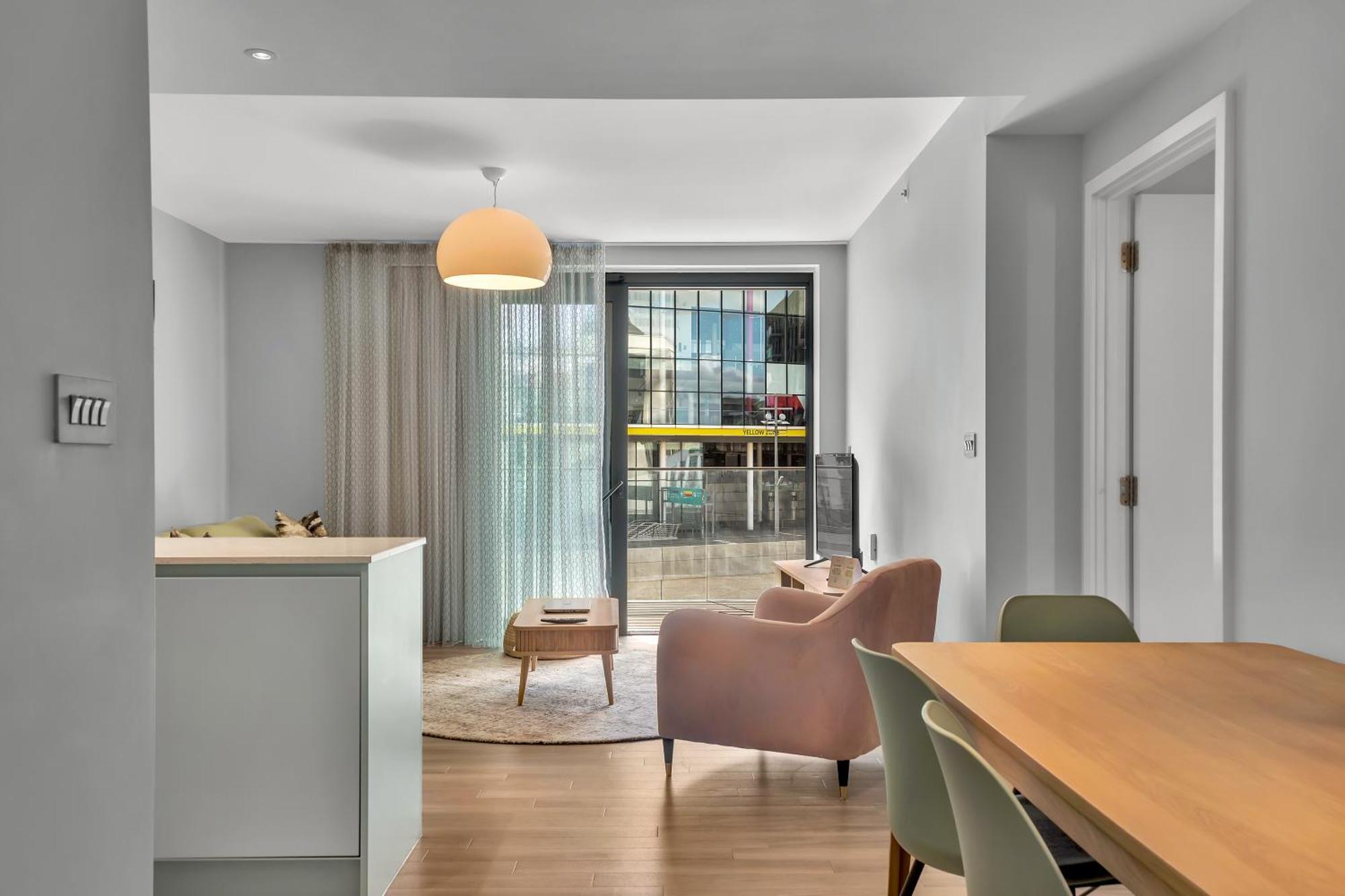 Mysquare Spacious Two Bedroom At Wembley Park * Londra