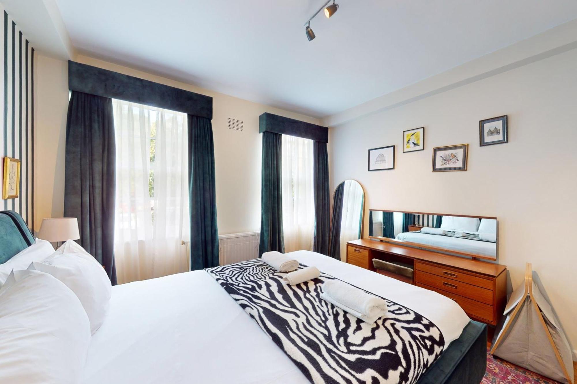 3 Bedroom Family Friendly In Hillcrest Apartment