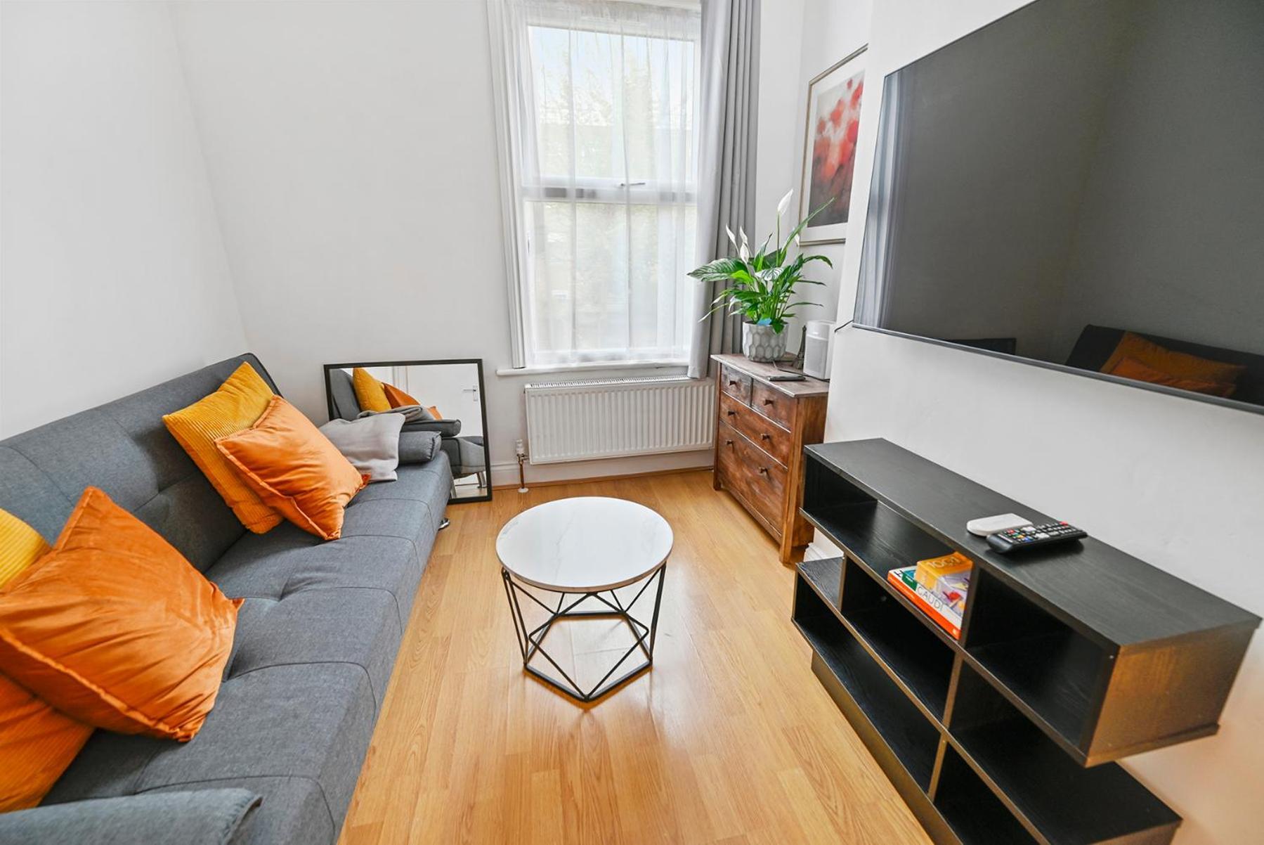 Cosy Urban Oasis 2 Bedroom Flat In Tottenham *