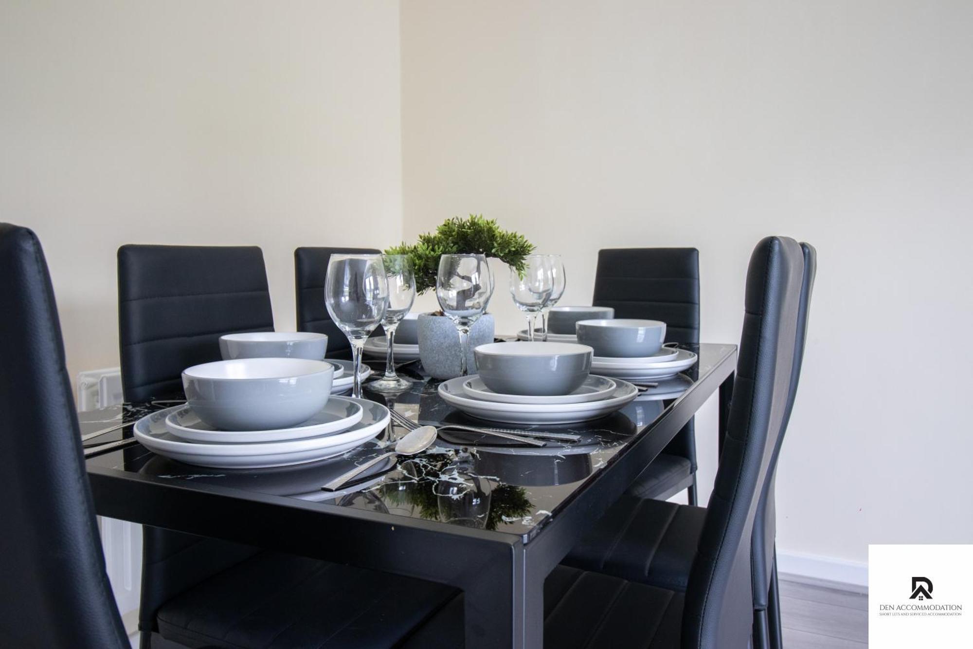 Holiday home Newly Launched Two Bedroom House By Den Short Lets & Serviced With Garden London