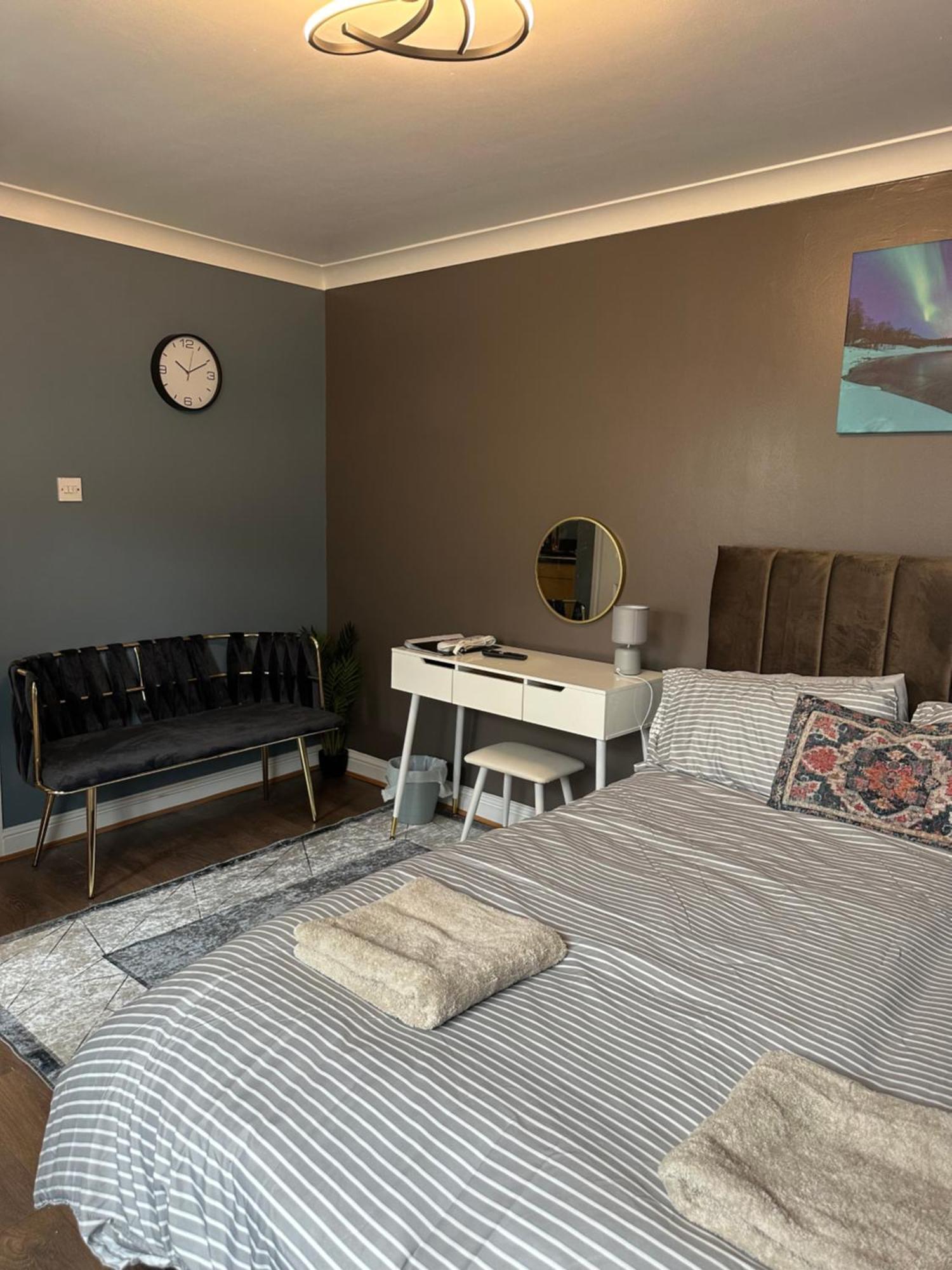 Amazing Ground Floor One Bedroom Forest Road Appartamento