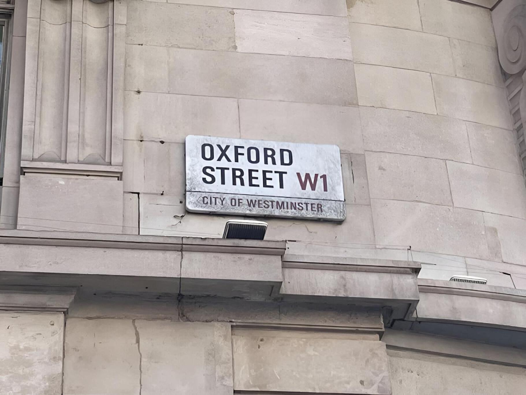 3 Bedroom On Oxford Street Gc4