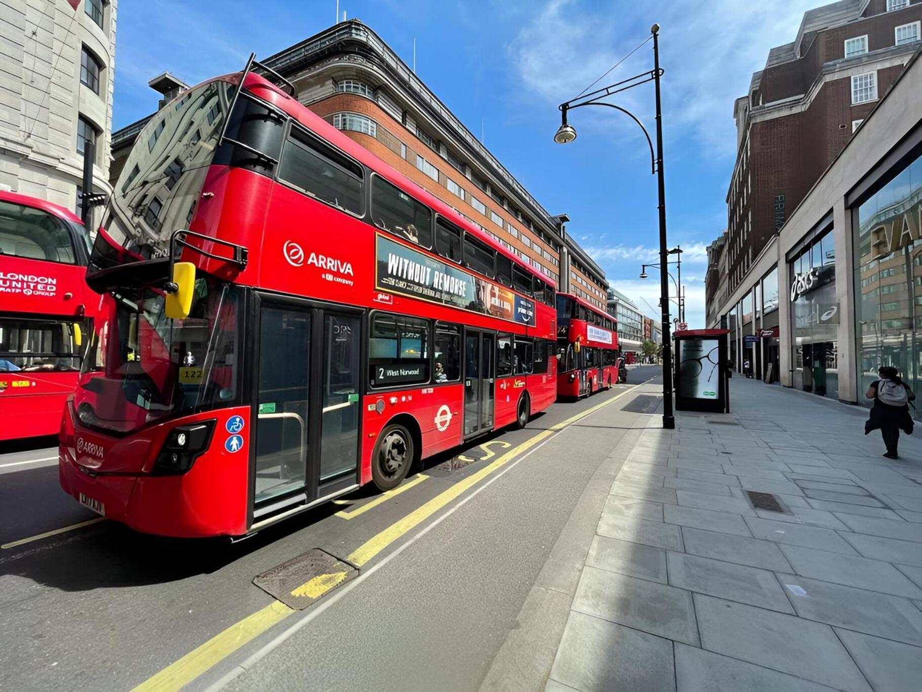 3 Bedroom On Oxford Street Gc4 * London