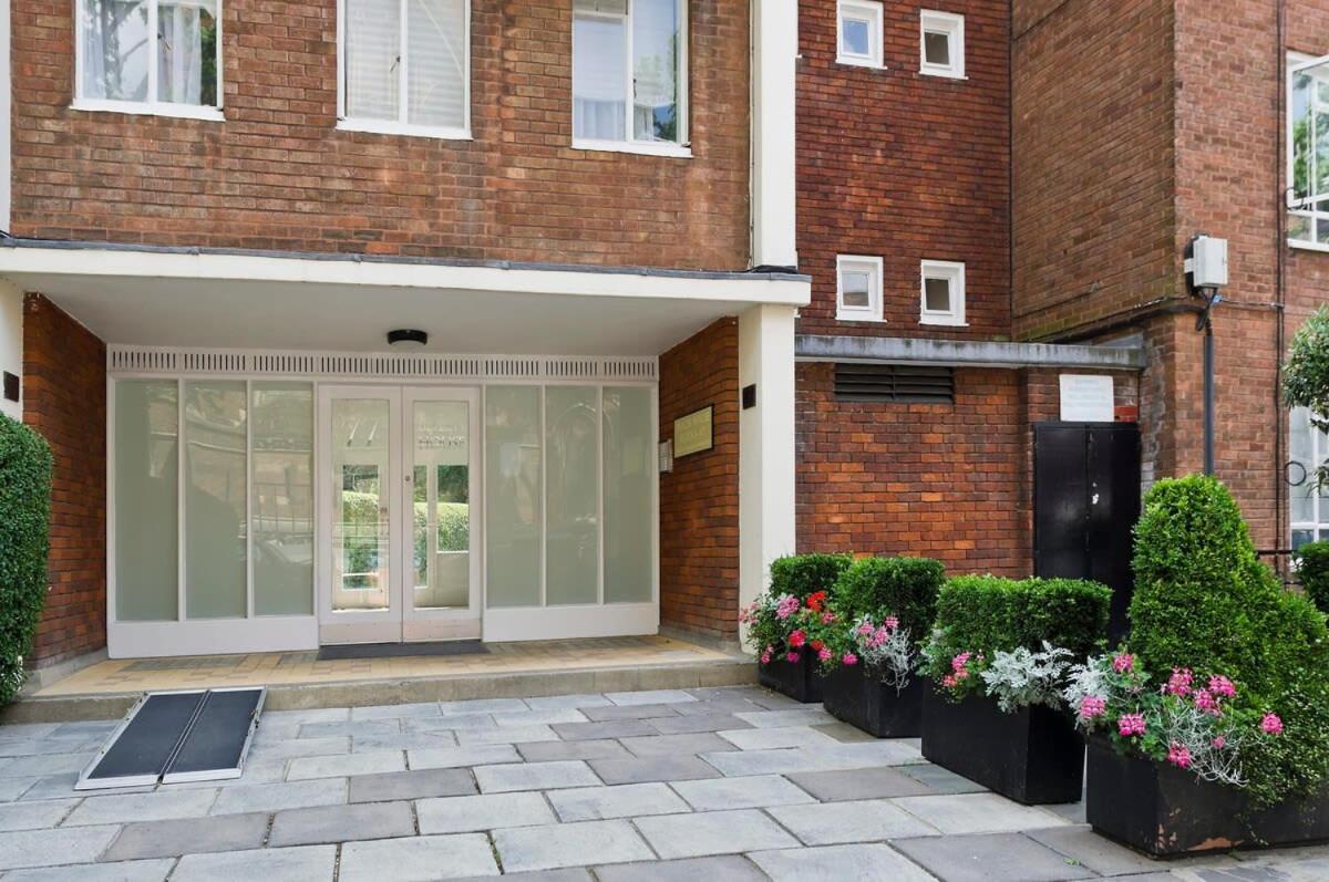 Elegant 3 Bed Flat Earls Court London