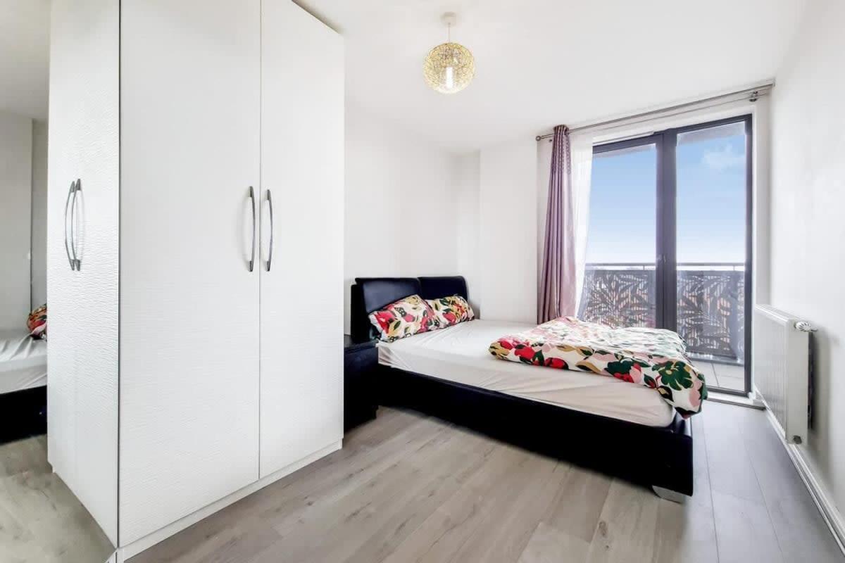Modern 1 Bedroom Canning Town London