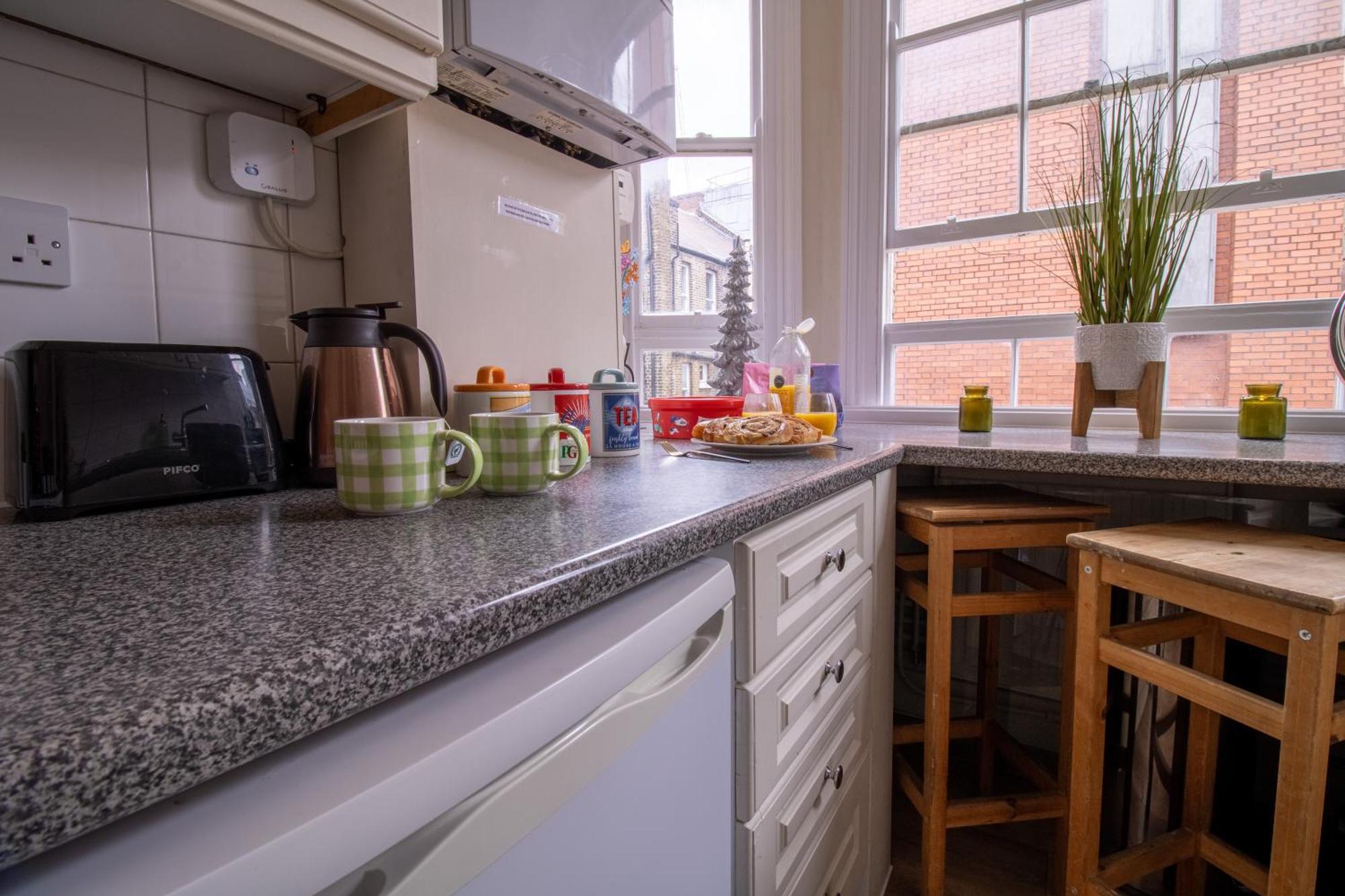 Leilighet Cosy 2-bedroom In Mayfair 8cb - 4th Floor No Elevator London