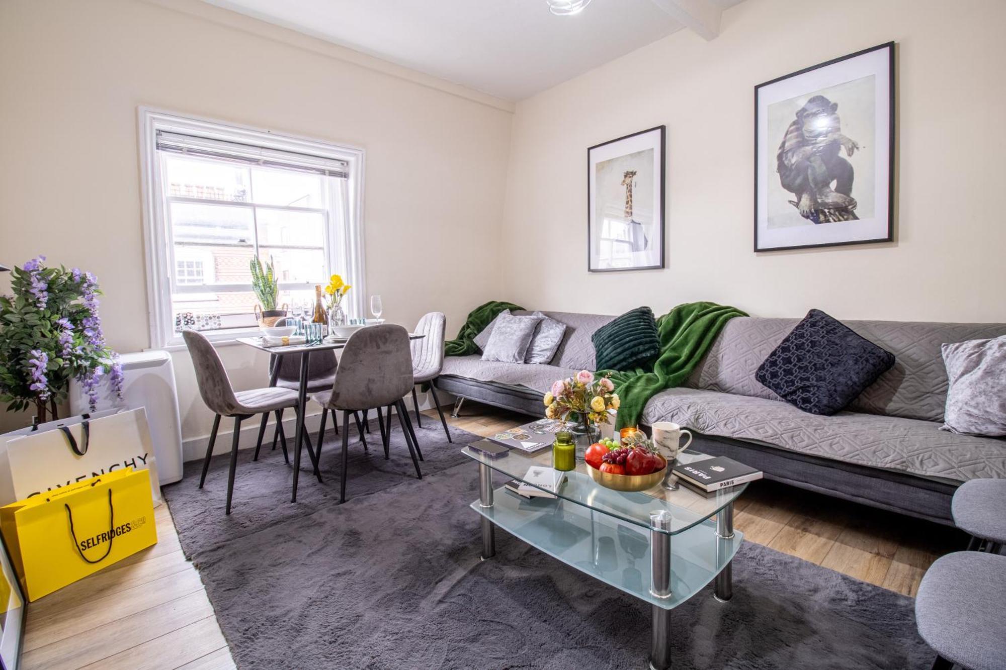 Cosy 2-bedroom In Mayfair 8cb - 4th Floor No Elevator London