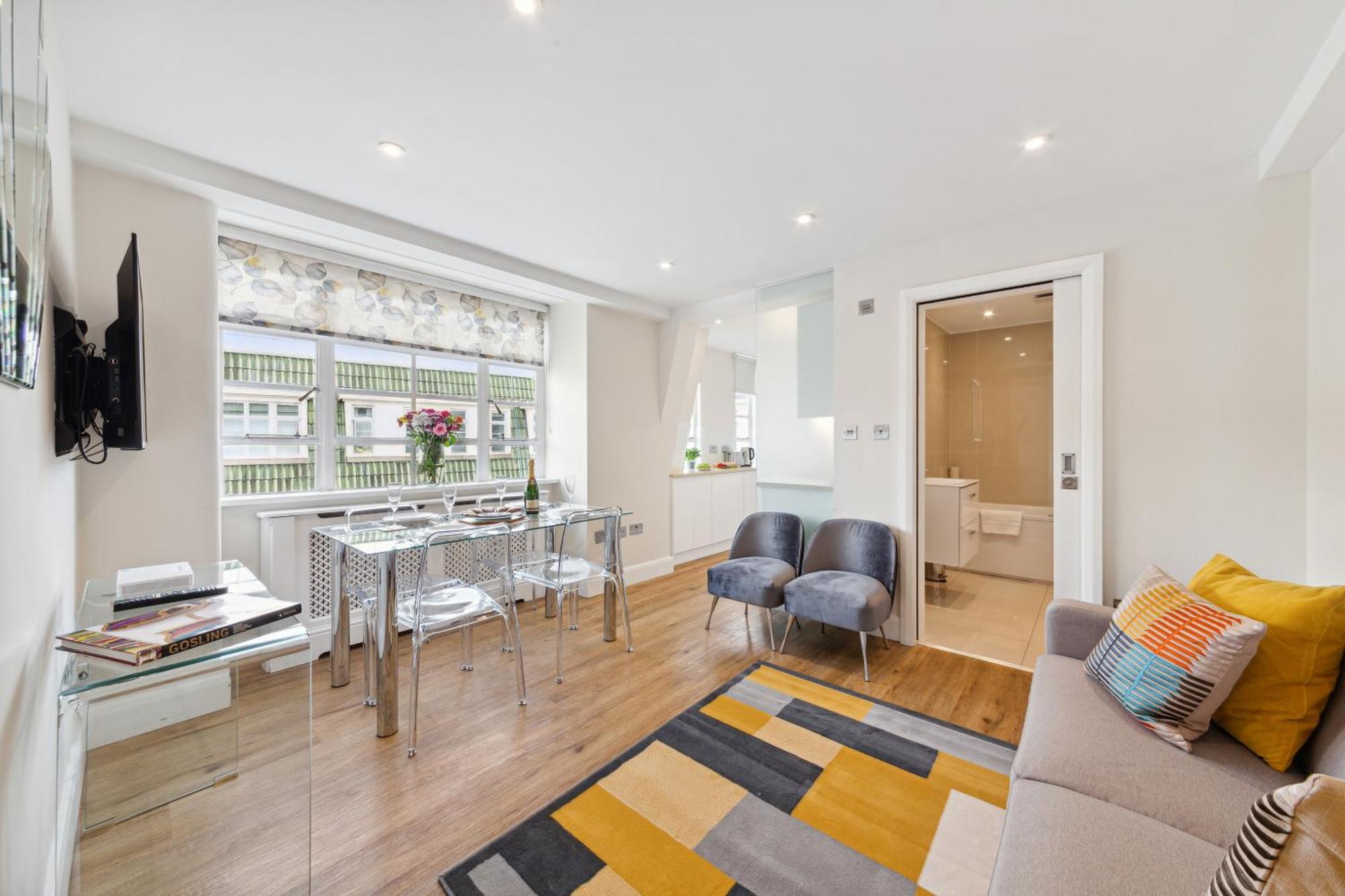 Nell Gwynn Chelsea 4*