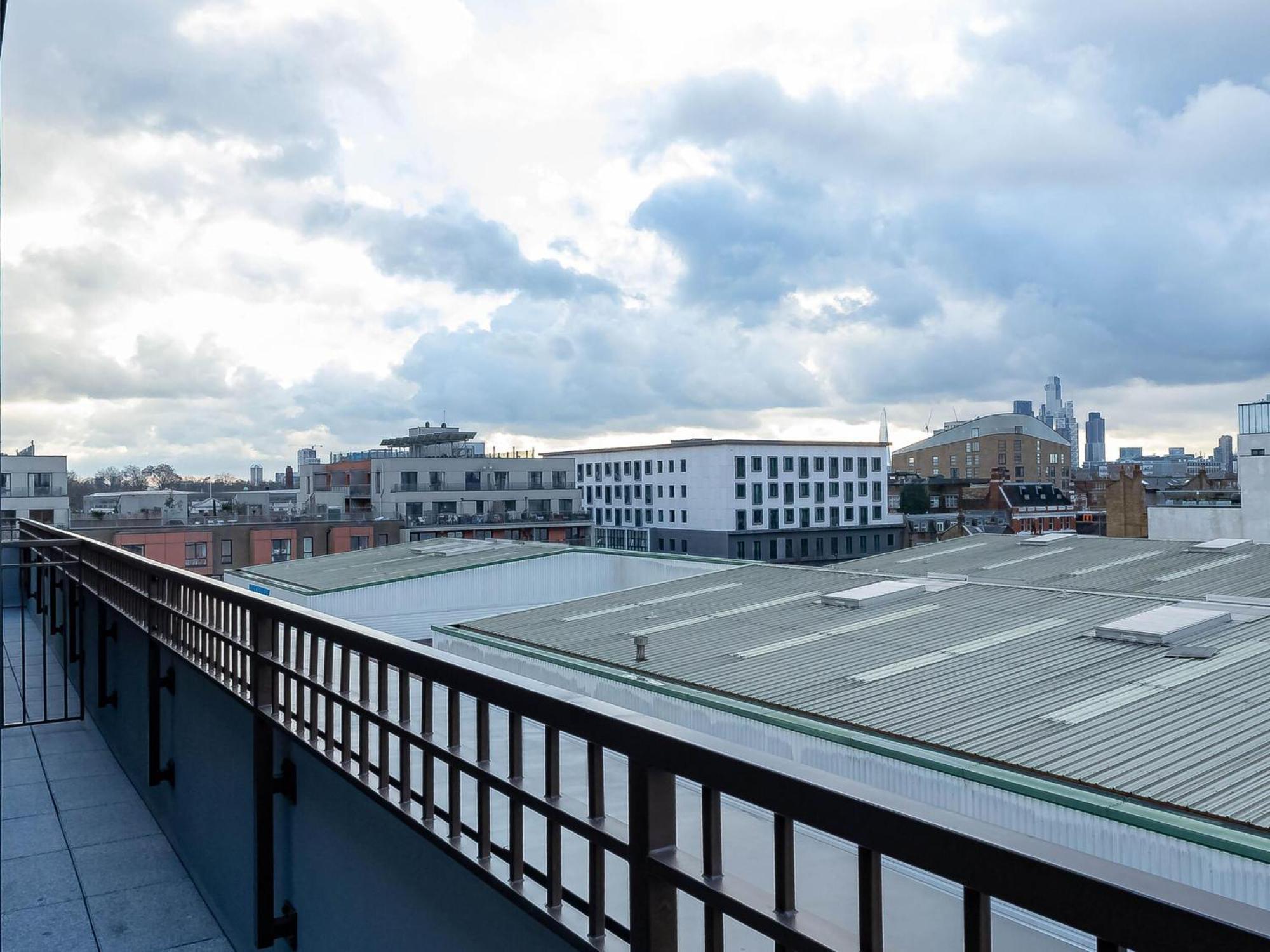 Luxurious Hackney Near Train Station Feriehus