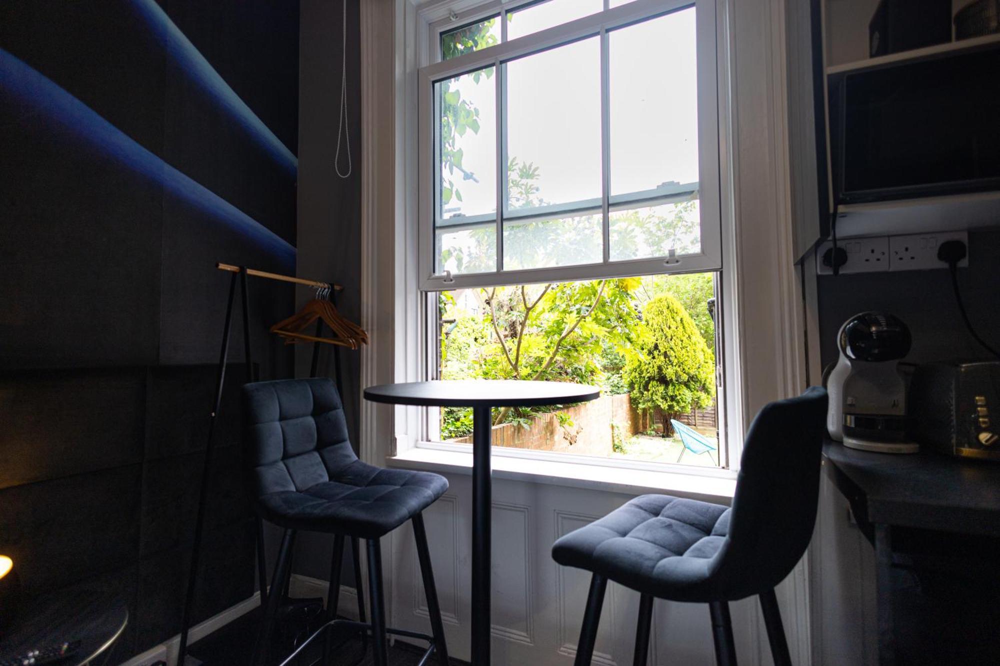 London, Jacuzzi 1 Bedroom * London