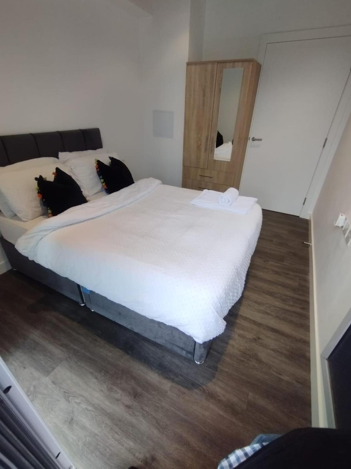 Apartment Charming 3-bed In London