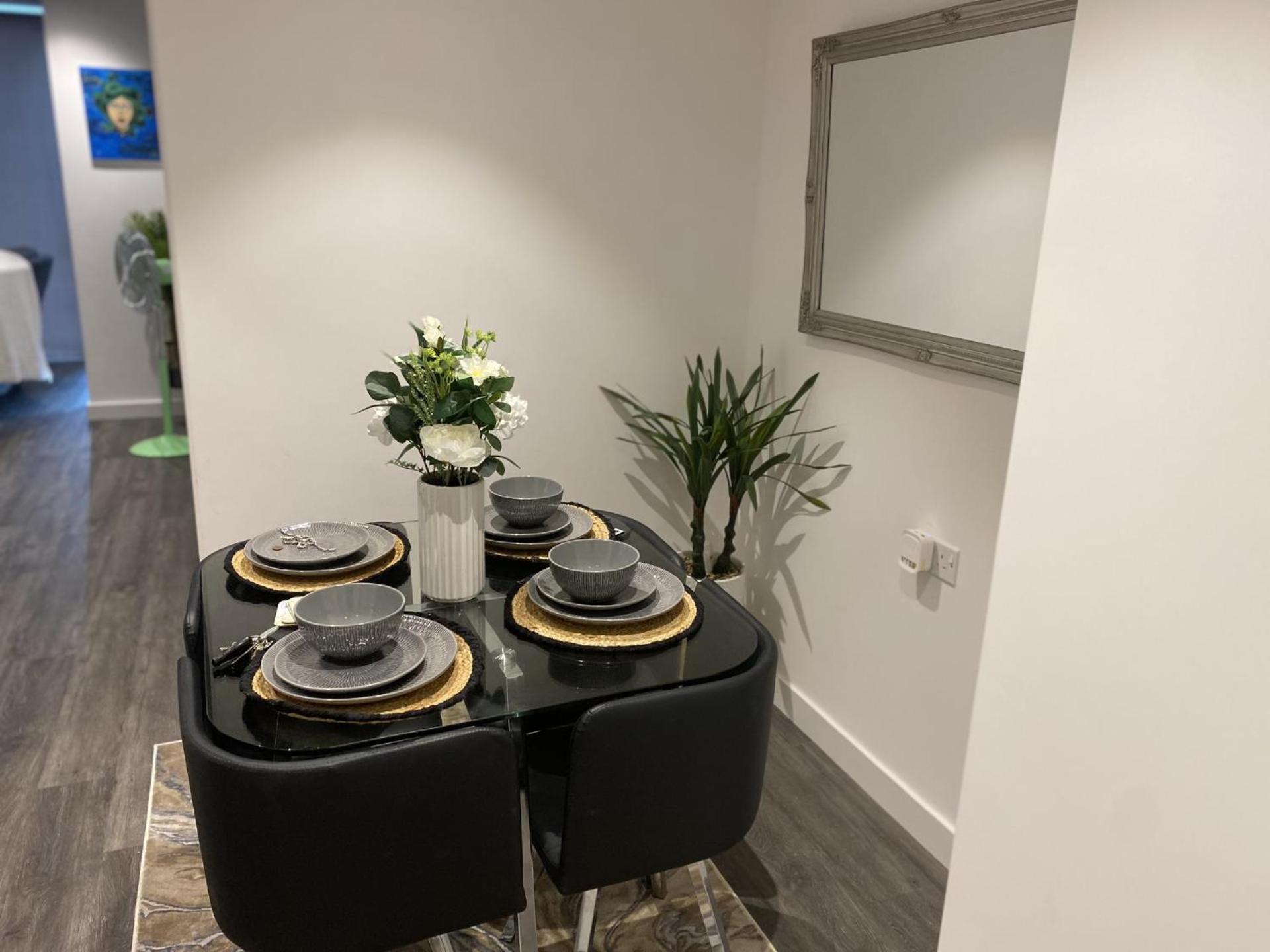 Charming 3-bed In Apartment