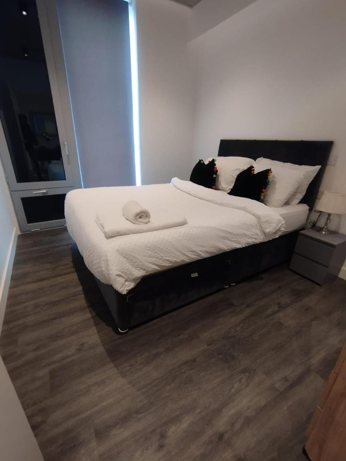 Charming 3-bed In Apartment *