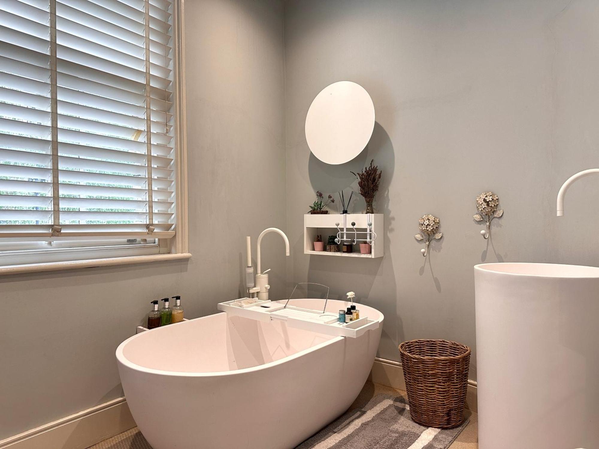 Modern Design 3brs 2f House Close To Victoria Villaer *