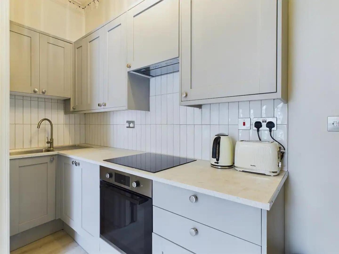 Pass The Keys Modern In East Appartement *
