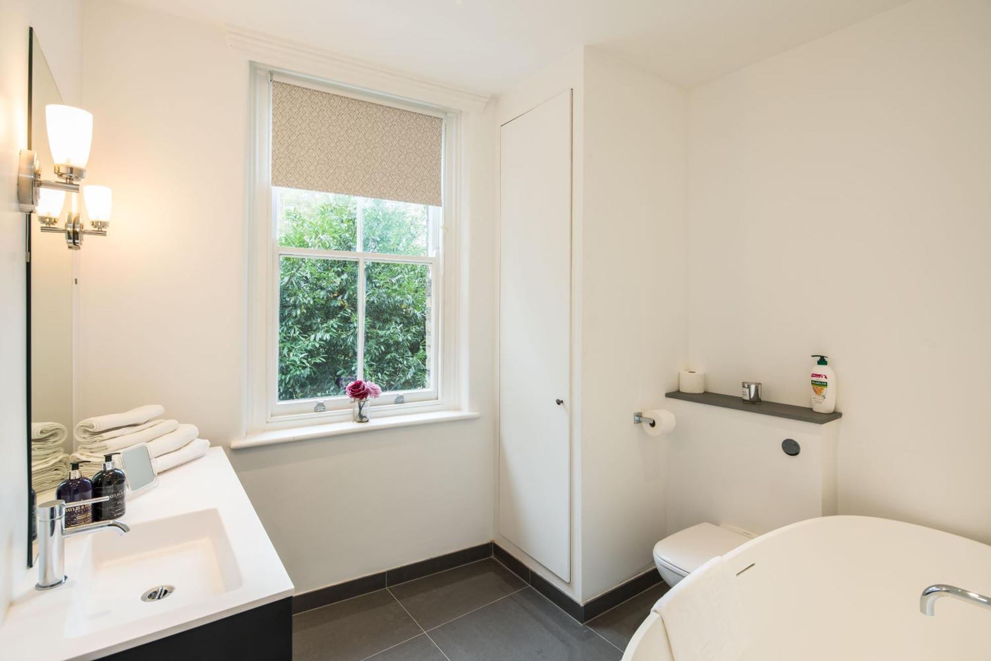 Apartment Wk Luxury4bedrooms-kensington-olympia-cinemaroom