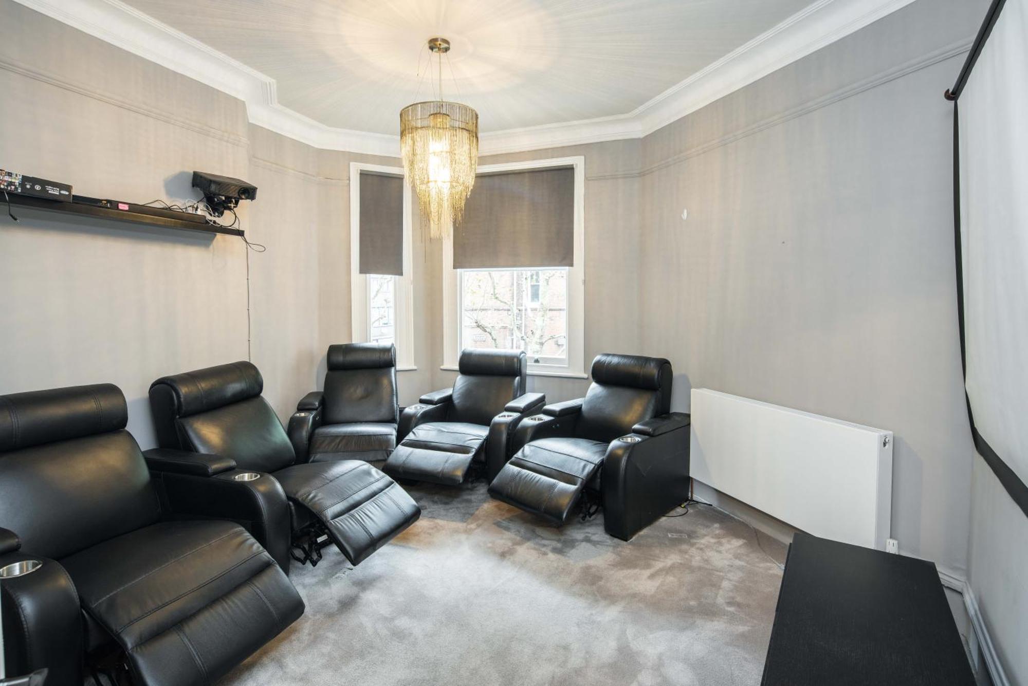 Wk Luxury4bedrooms-kensington-olympia-cinemaroom * London