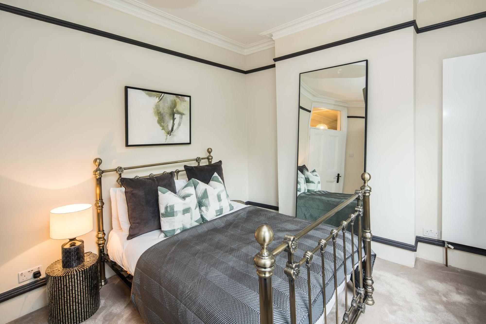 Wk Luxury4bedrooms-kensington-olympia-cinemaroom Apartment