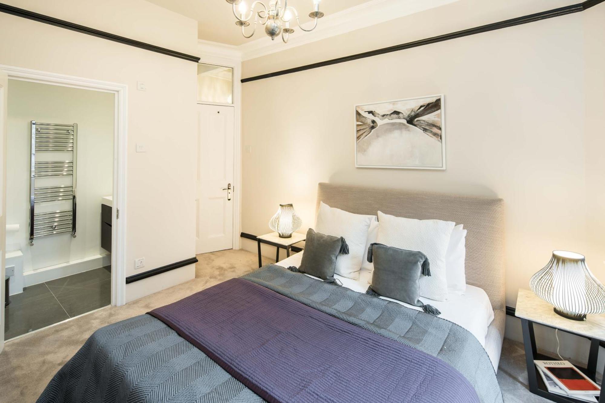 Wk Luxury4bedrooms-kensington-olympia-cinemaroom * London