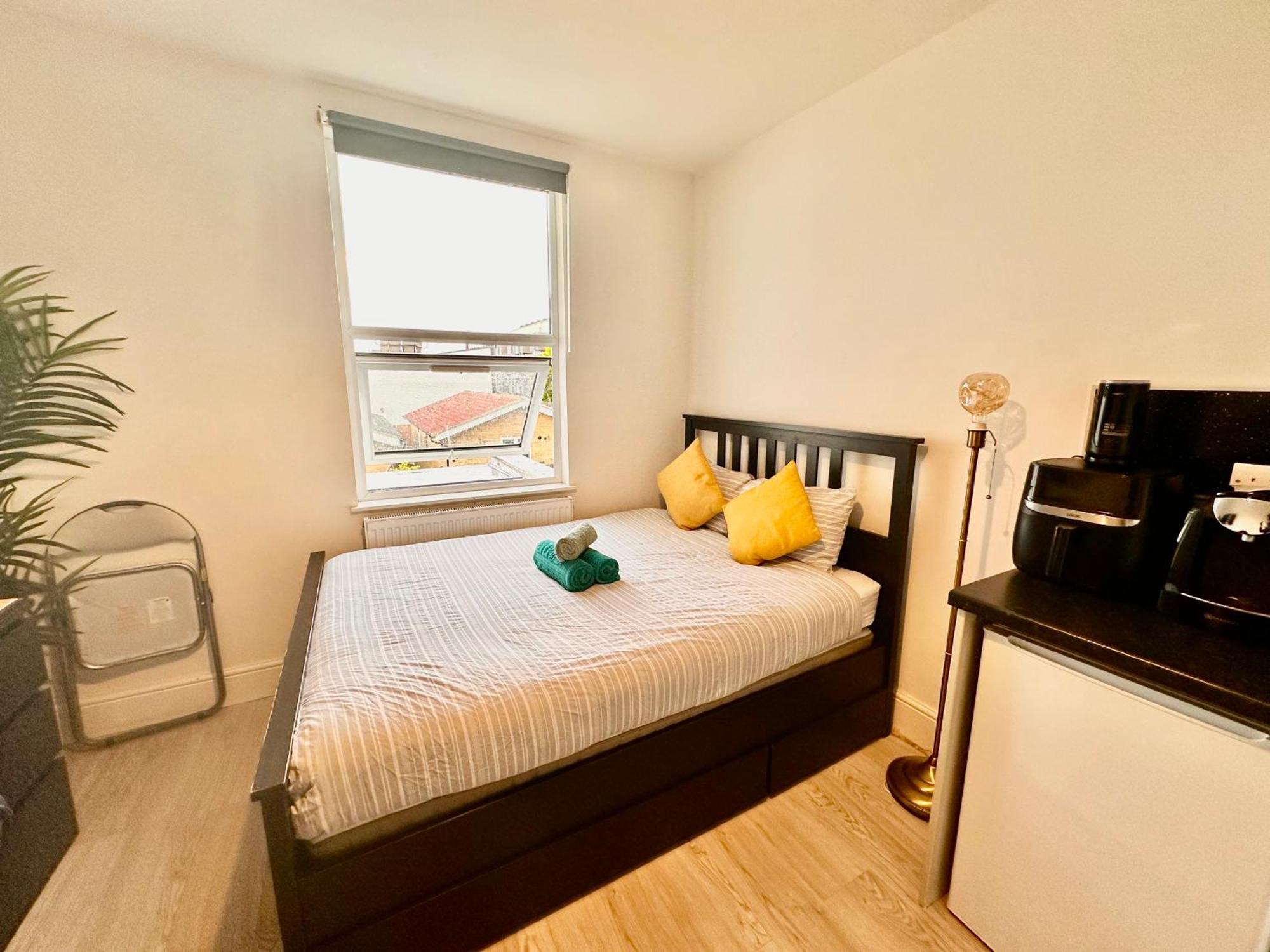 Lägenhet Lovely Self Contained Now Available London