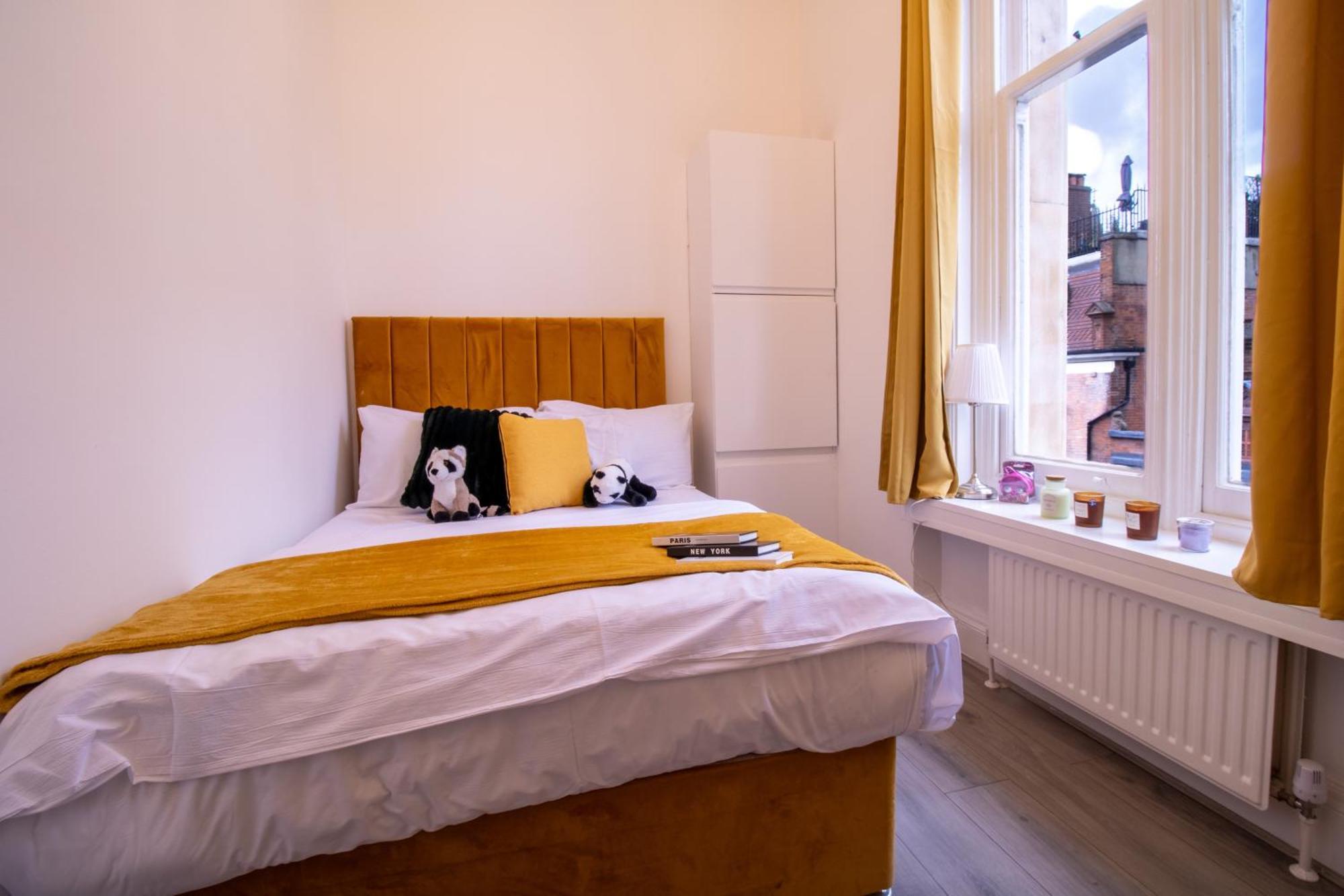 Spacious 3-bedroom In Exclusive Mayfair 7gc *