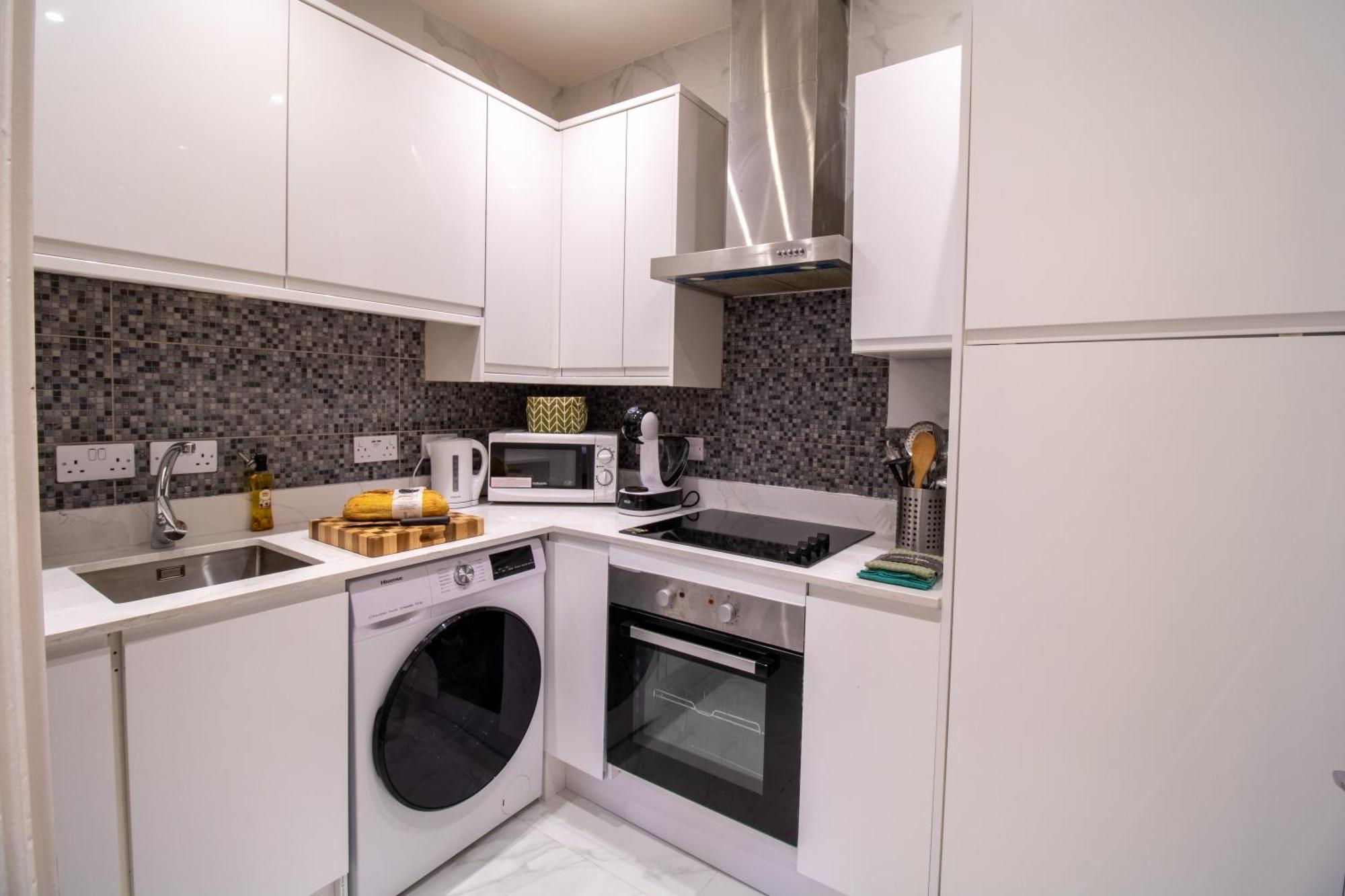 Spacious 3-bedroom In Exclusive Mayfair 7gc * London